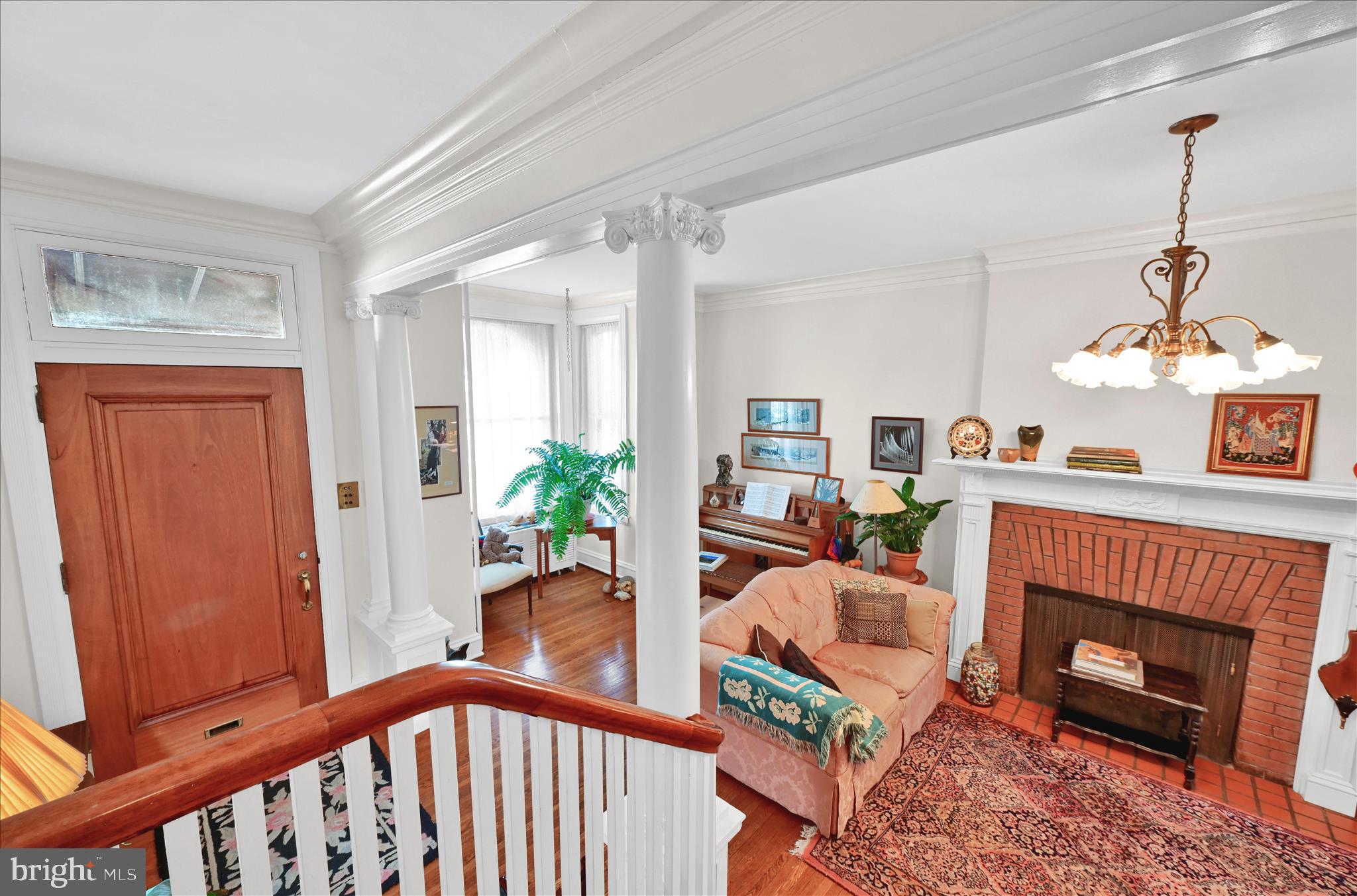 CHESTNUT HILL - Residential