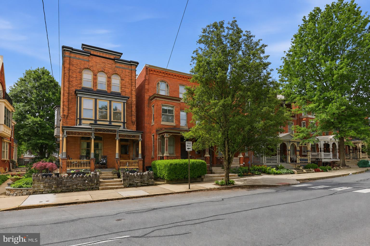 CHESTNUT HILL - Residential