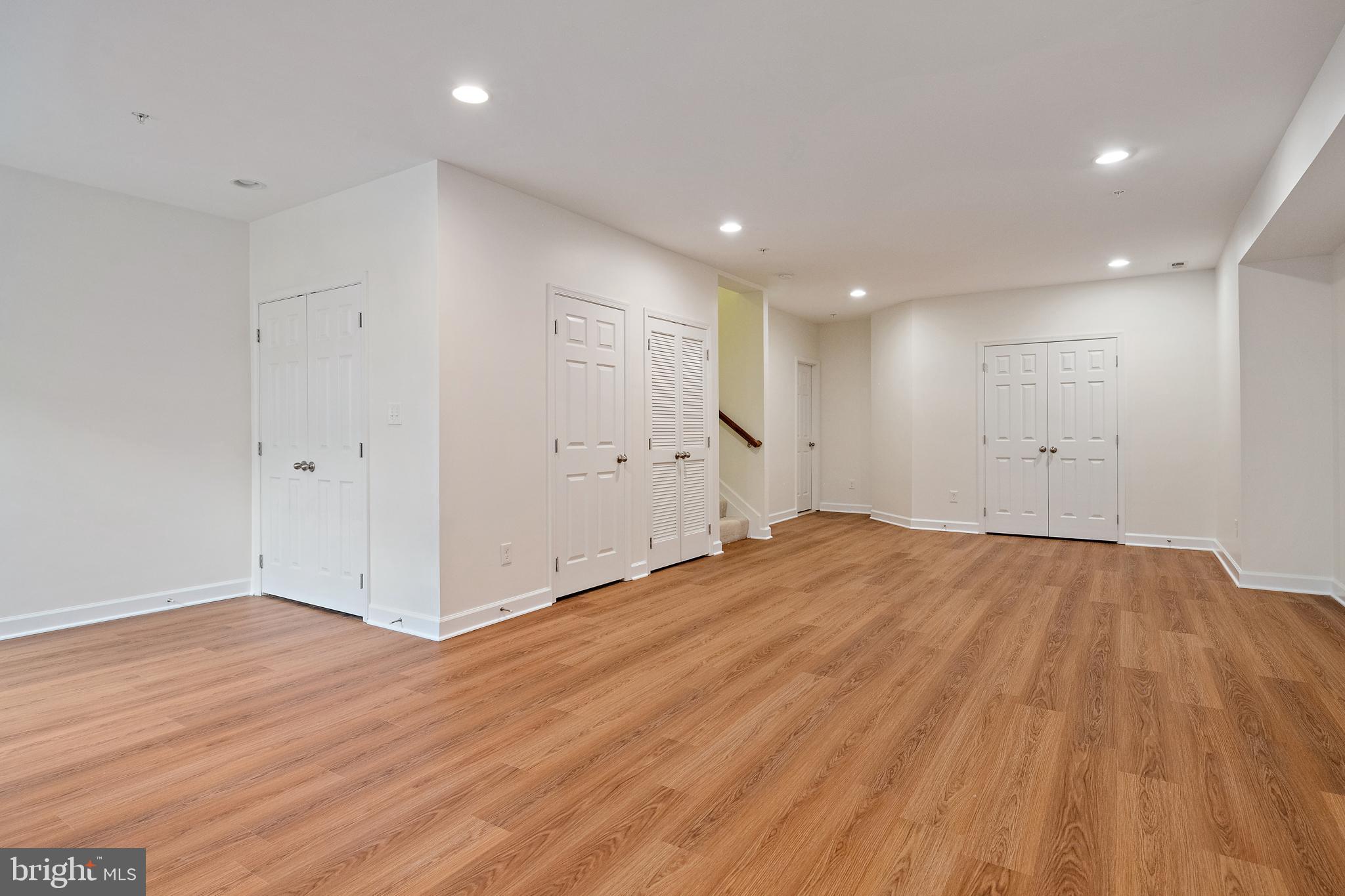 MURRAY HILL - Residential