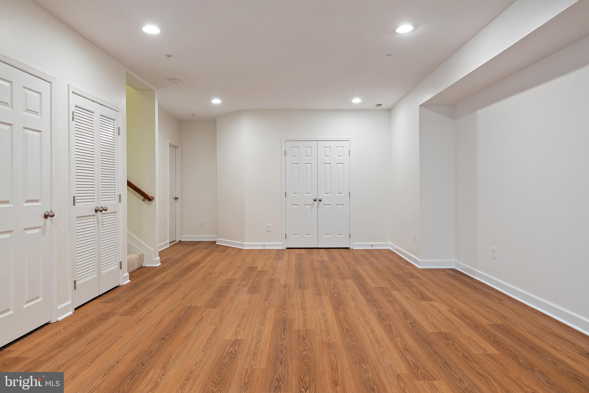 MURRAY HILL - Residential