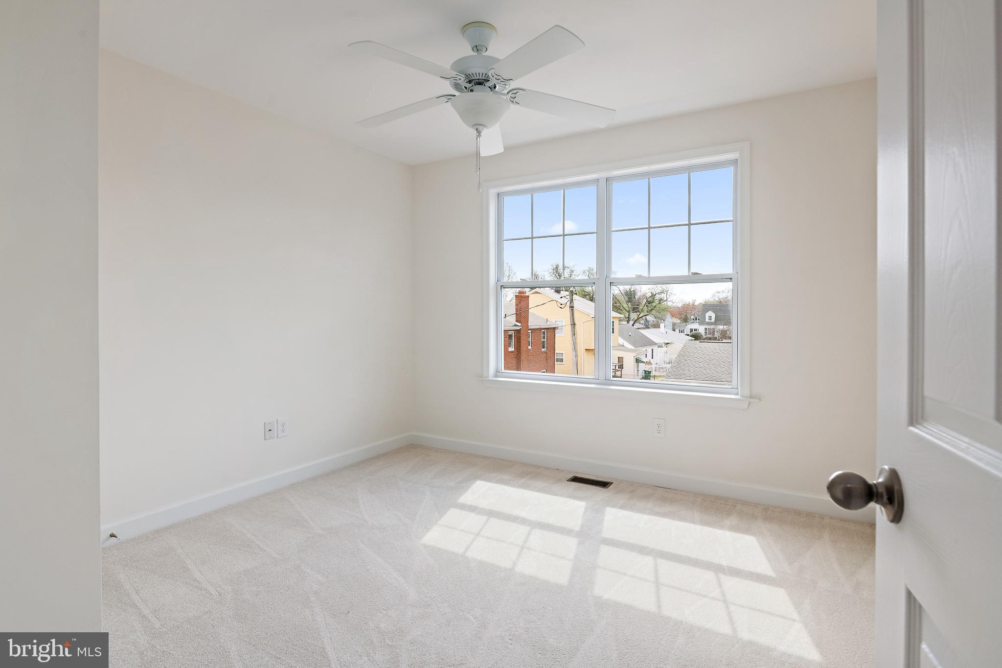 MURRAY HILL - Residential