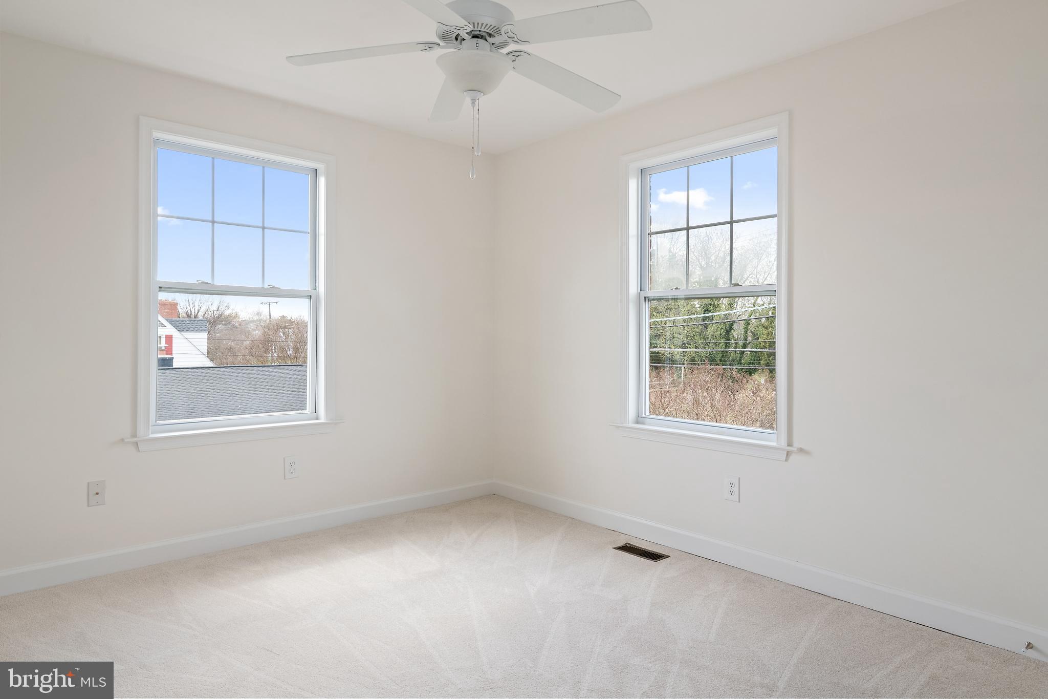 MURRAY HILL - Residential