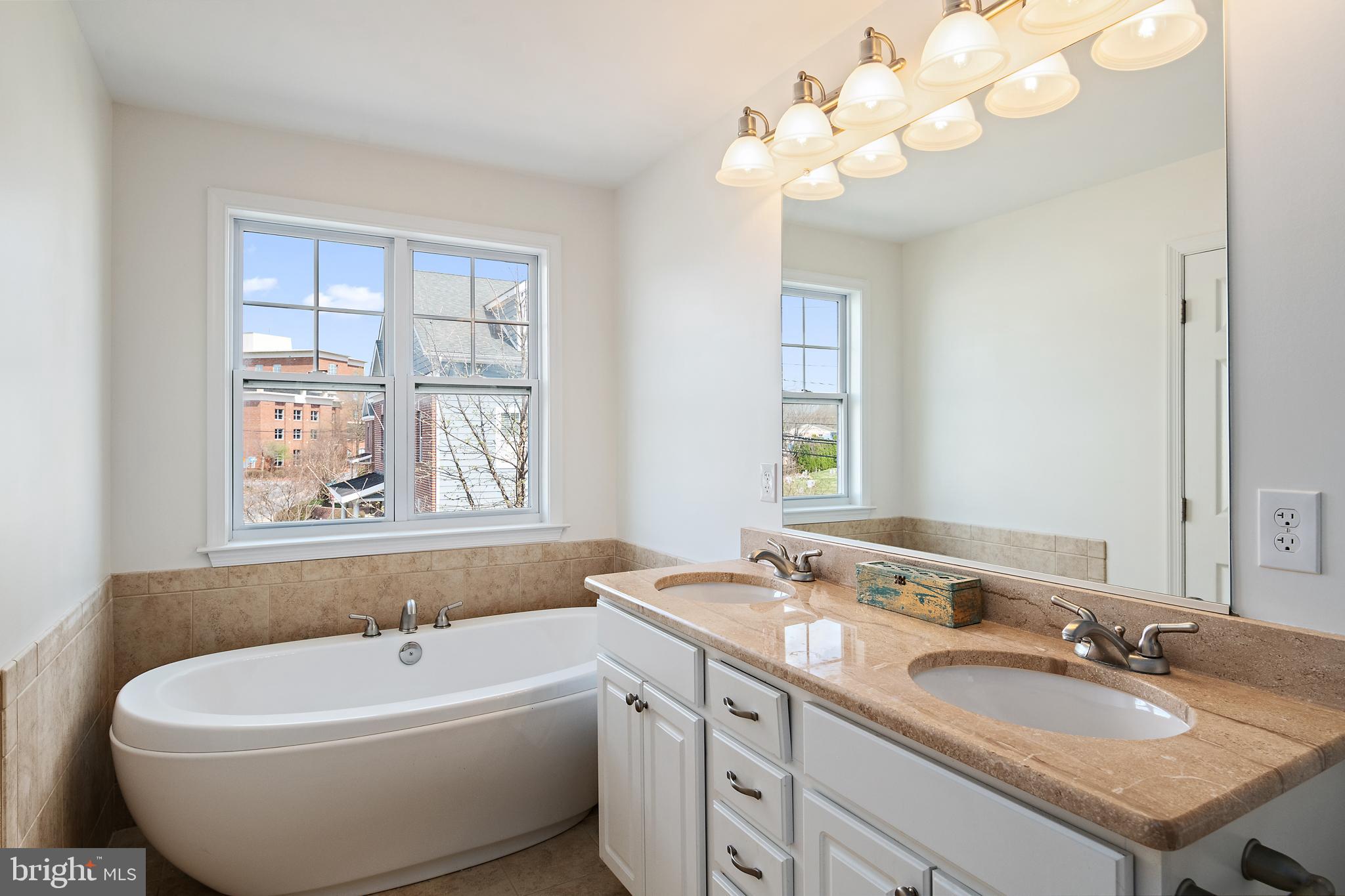 MURRAY HILL - Residential