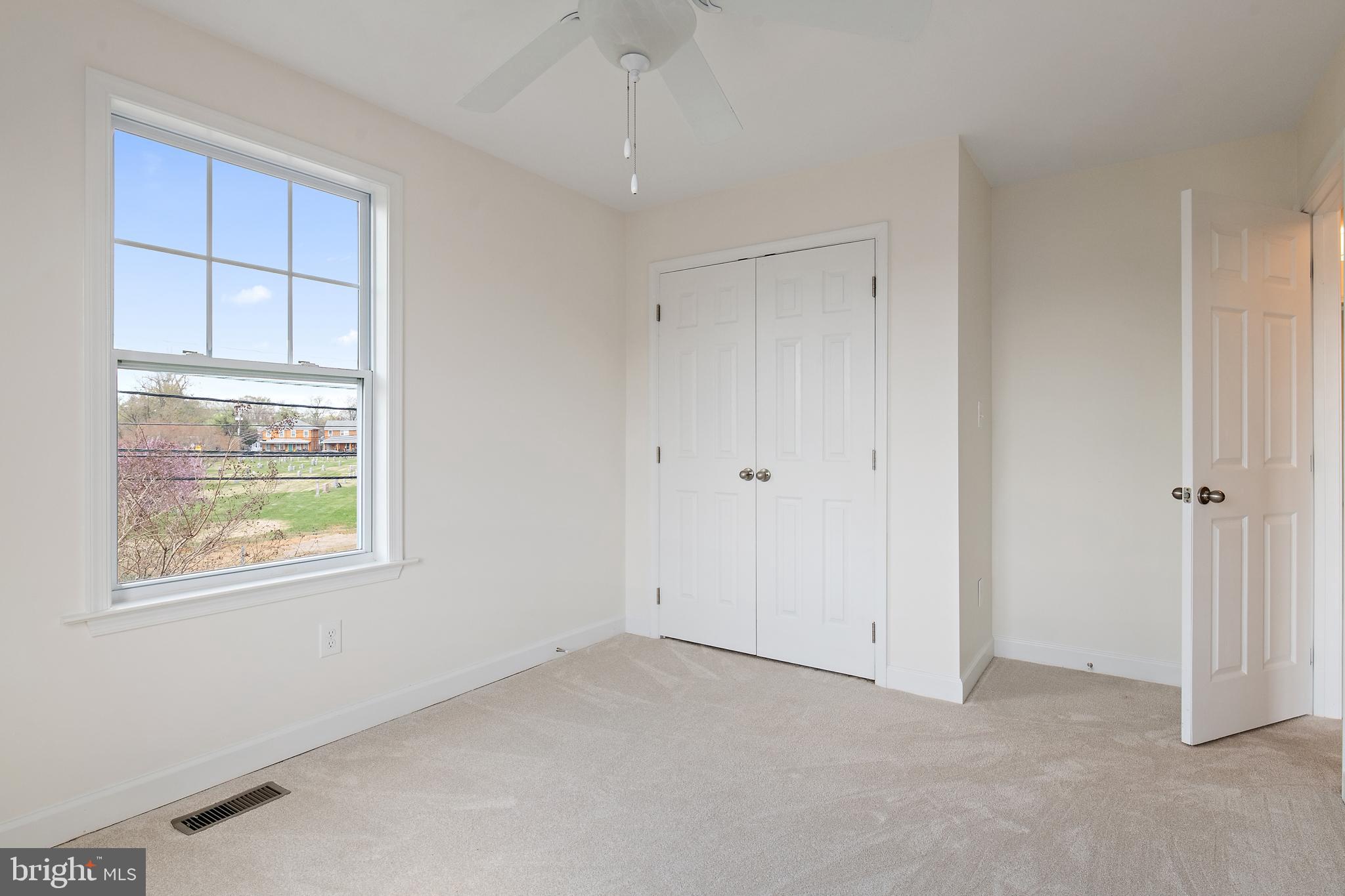 MURRAY HILL - Residential