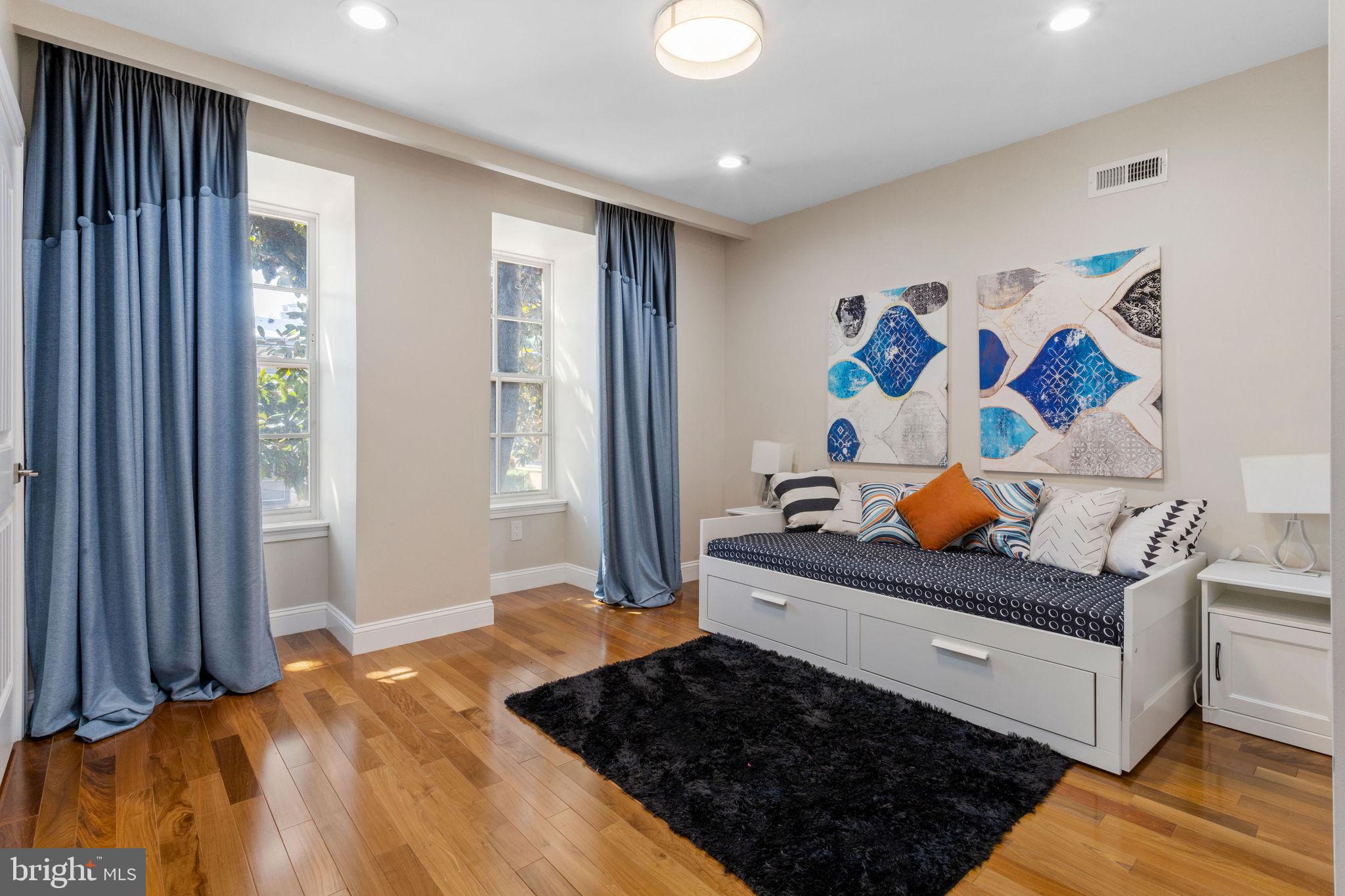 POWELTON VILLAGE - Residential