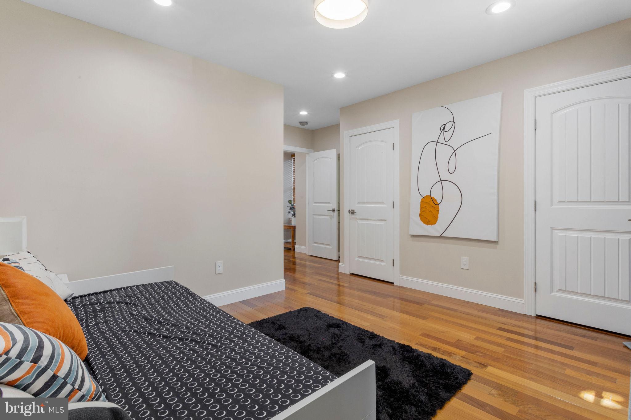 POWELTON VILLAGE - Residential