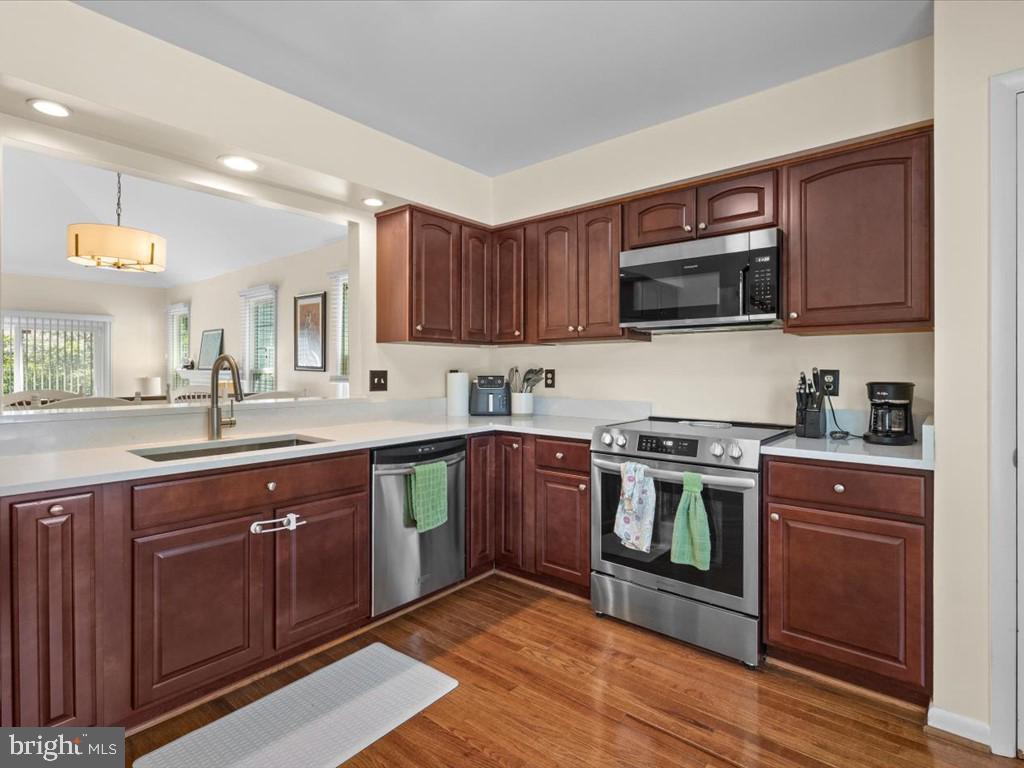15058 HOLLEYSIDE DRIVE