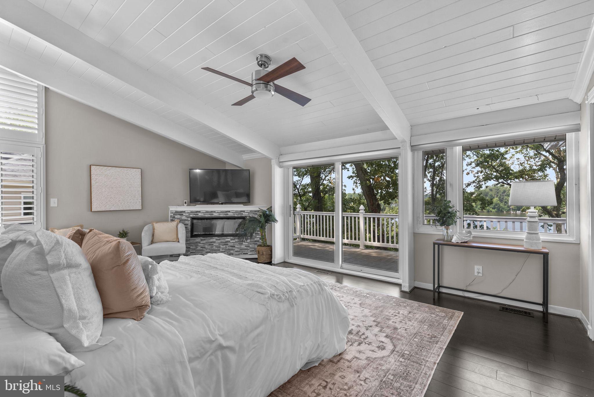 SOUTHWATER POINT - Residential