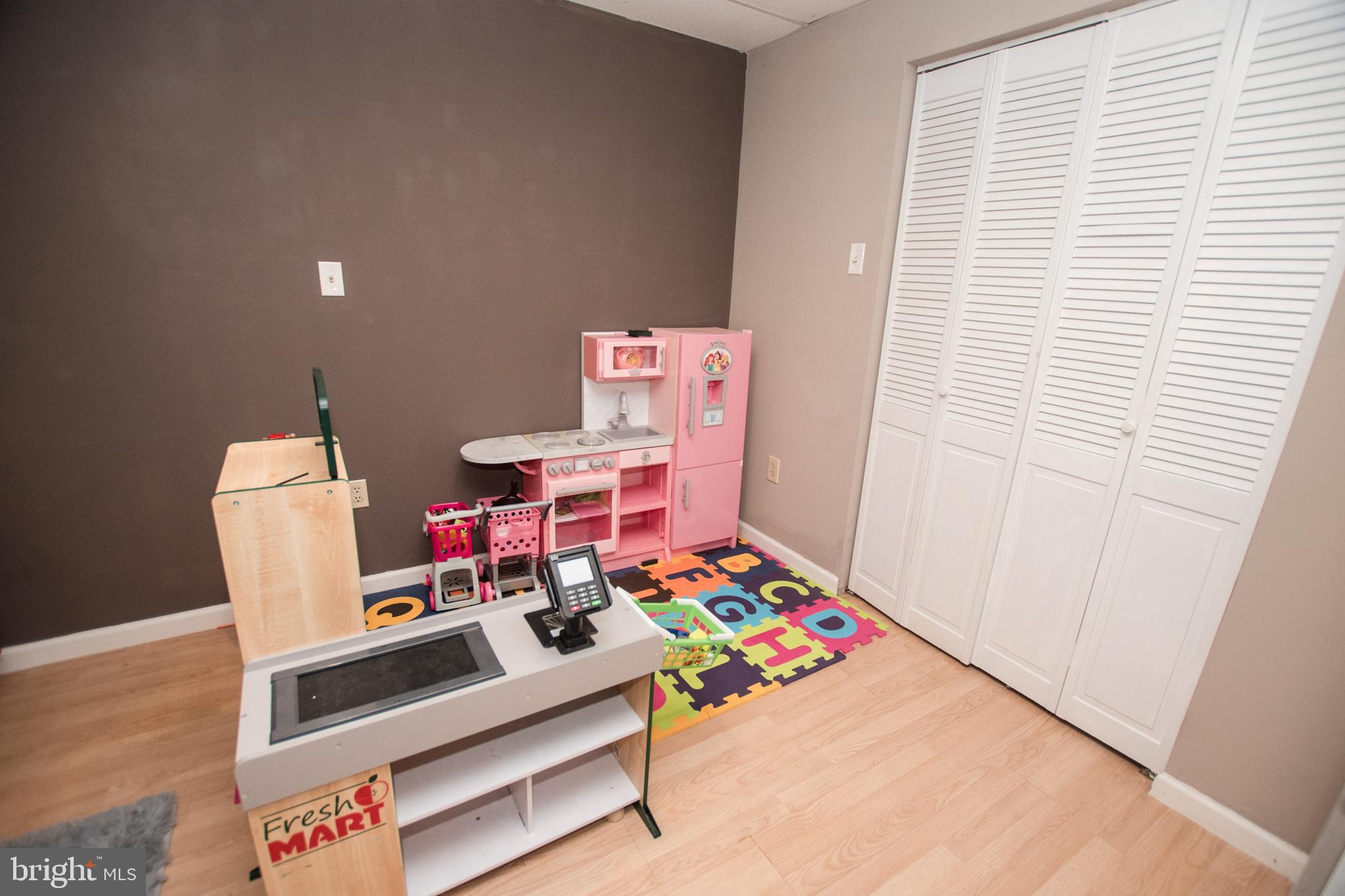 SMALL CROSSINGS - Residential