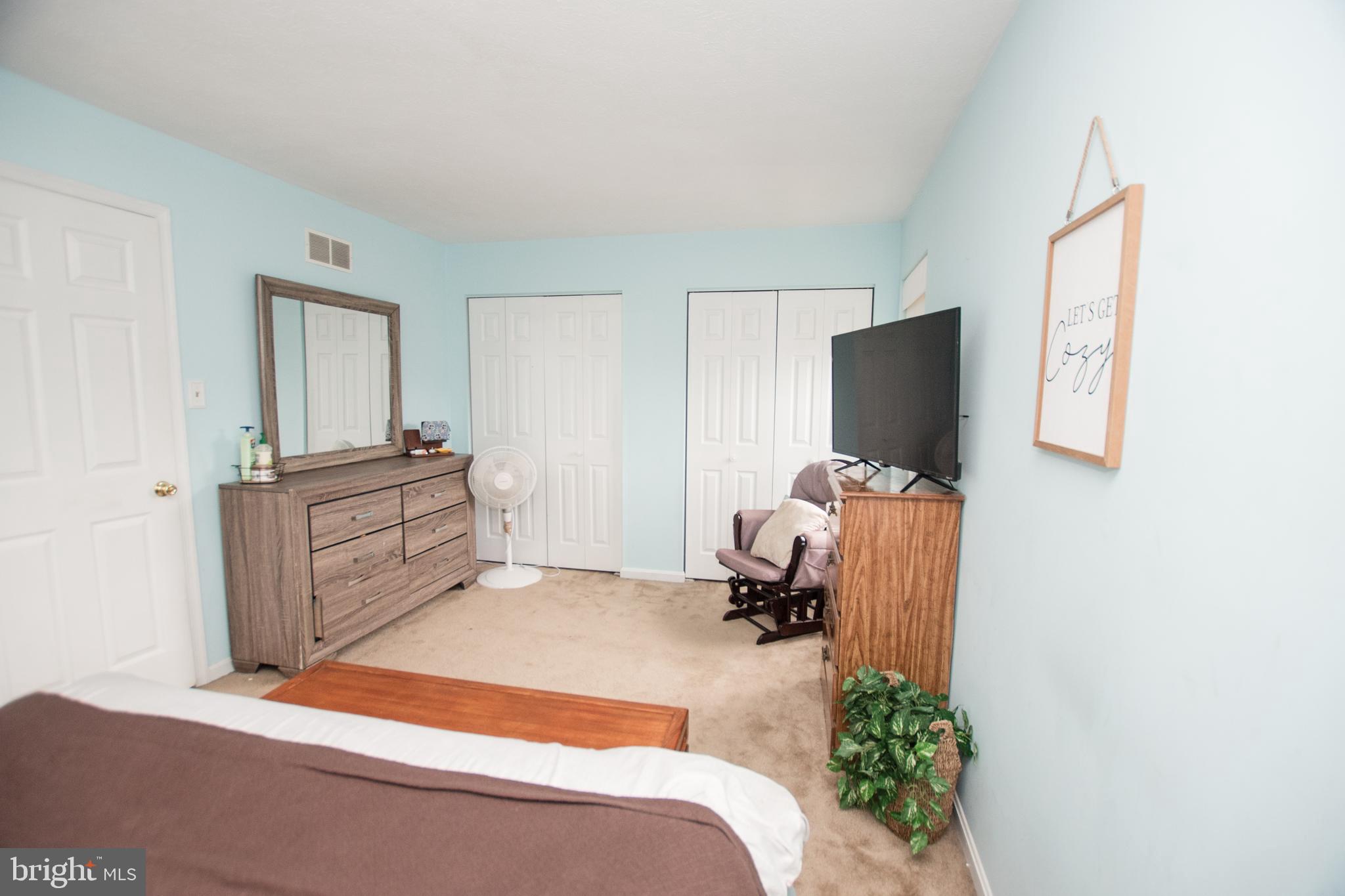 SMALL CROSSINGS - Residential