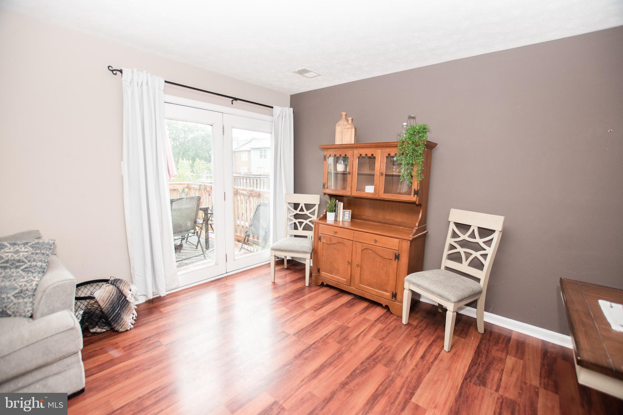 SMALL CROSSINGS - Residential