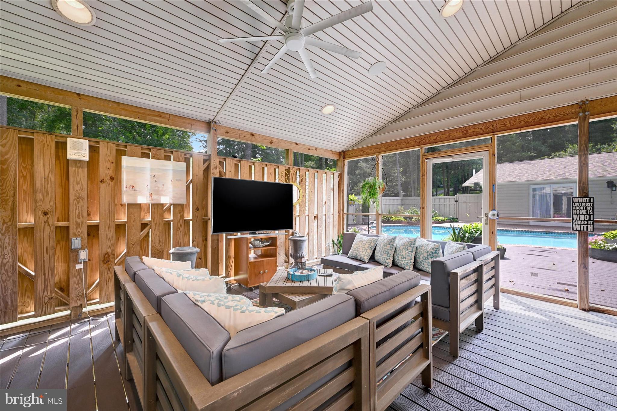 VELVET RIDGE - Residential