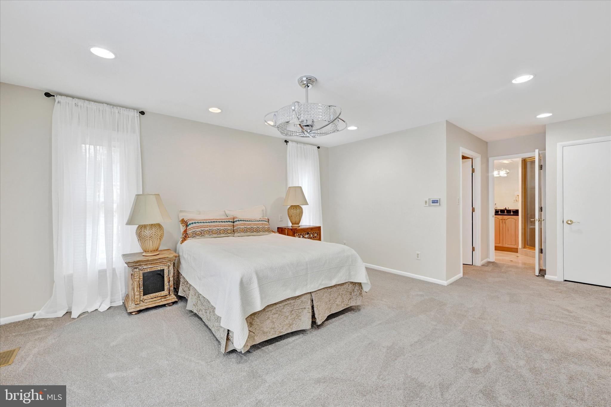 VELVET RIDGE - Residential