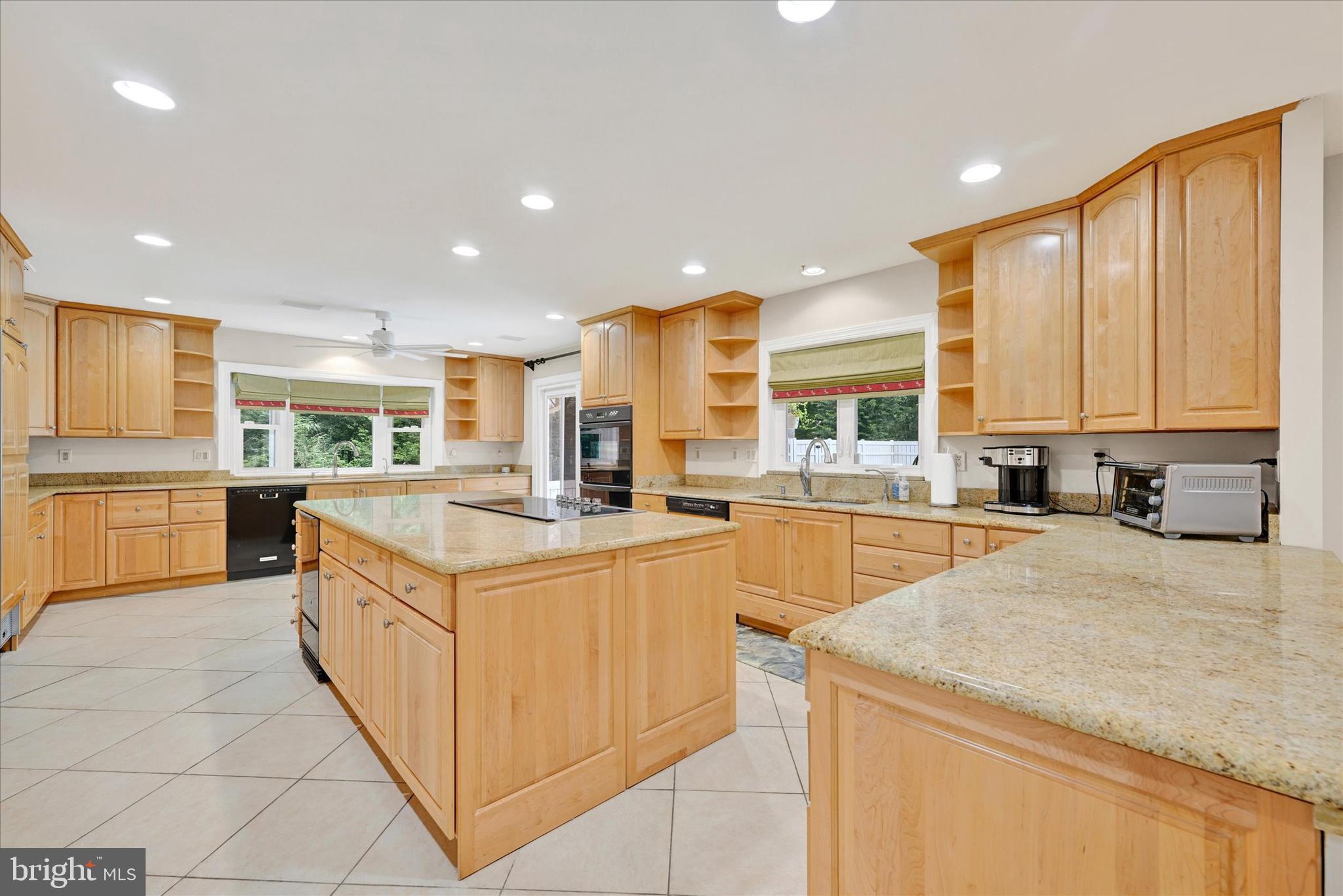 VELVET RIDGE - Residential