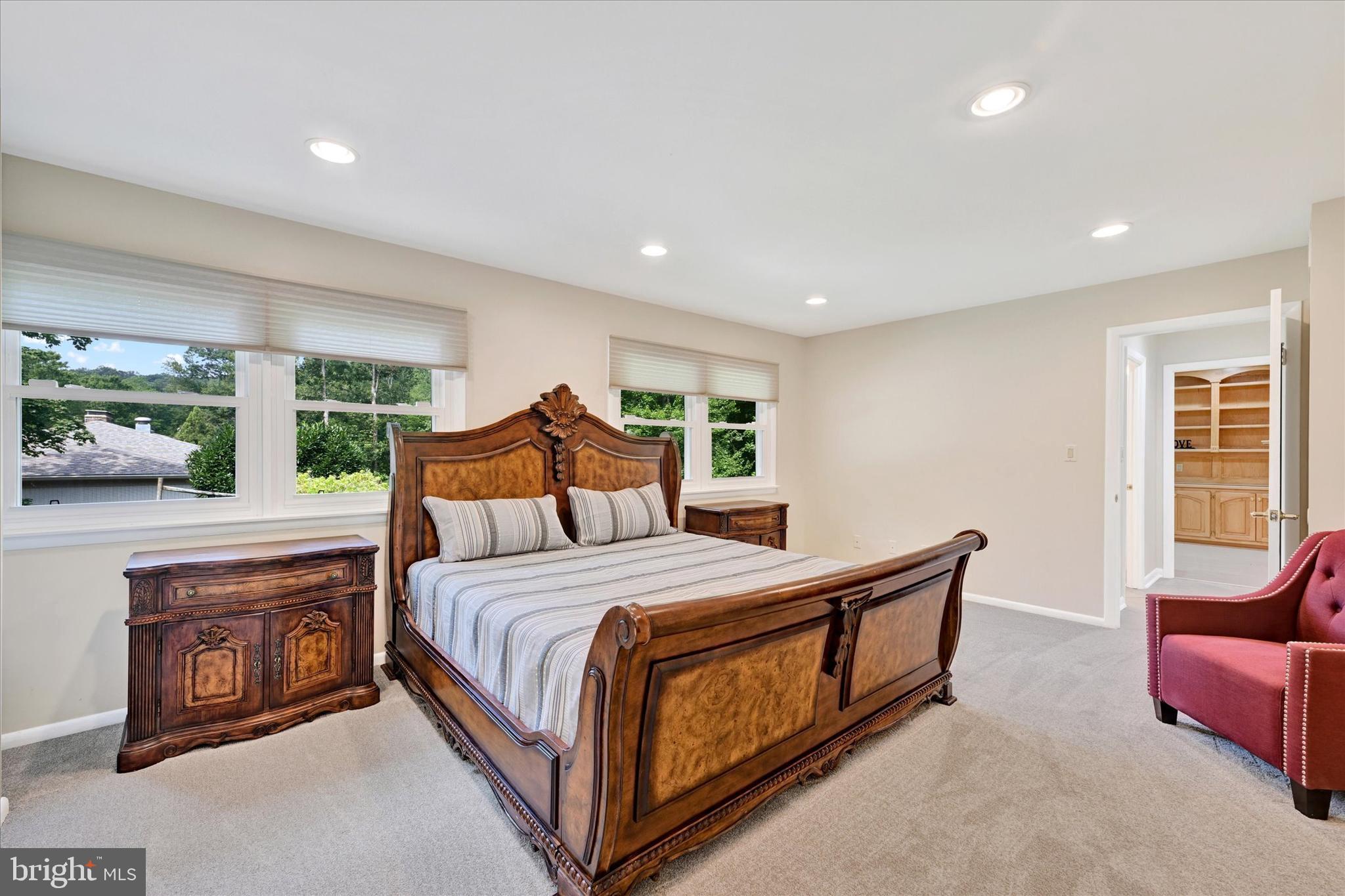 VELVET RIDGE - Residential