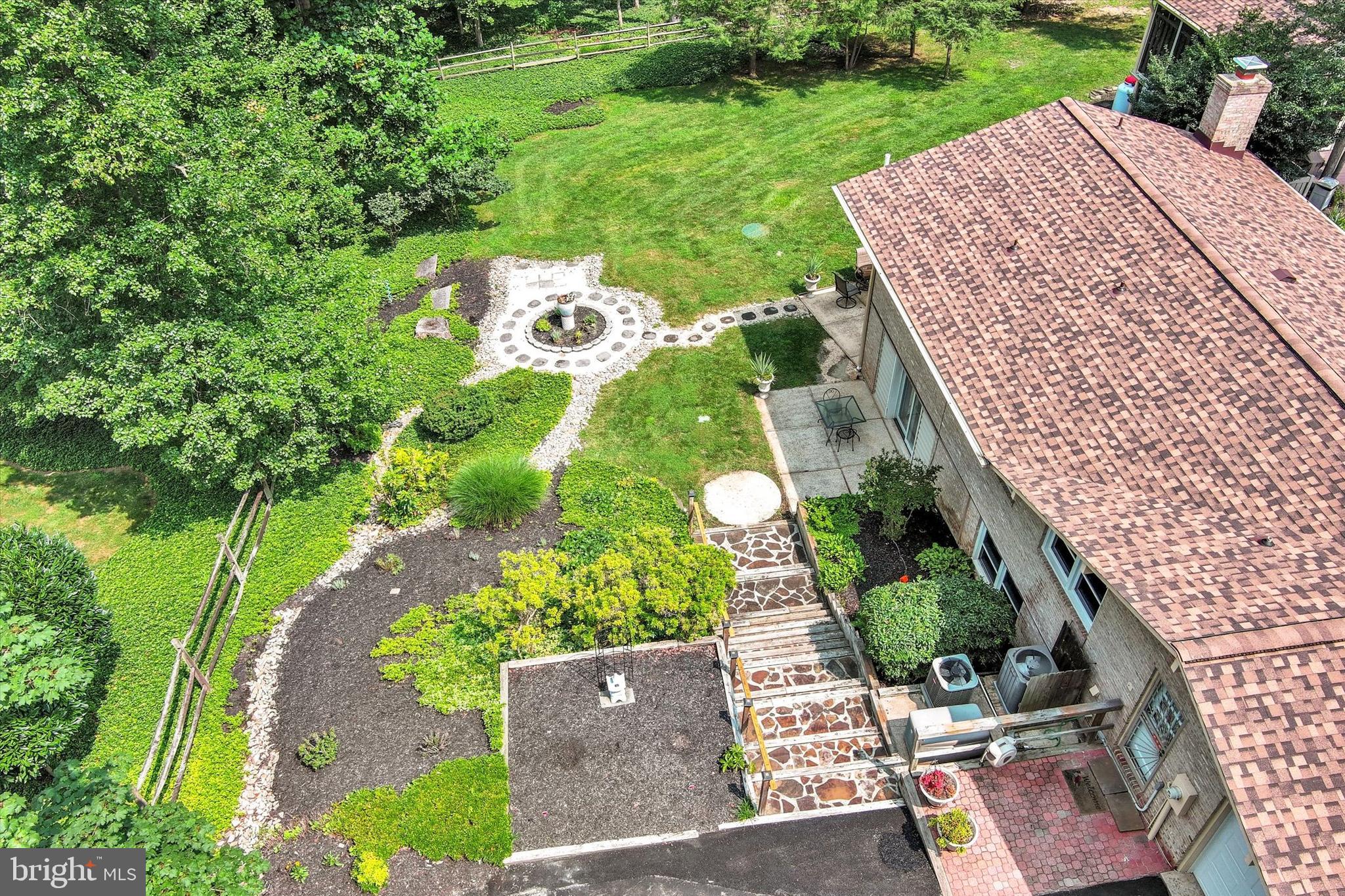 VELVET RIDGE - Residential