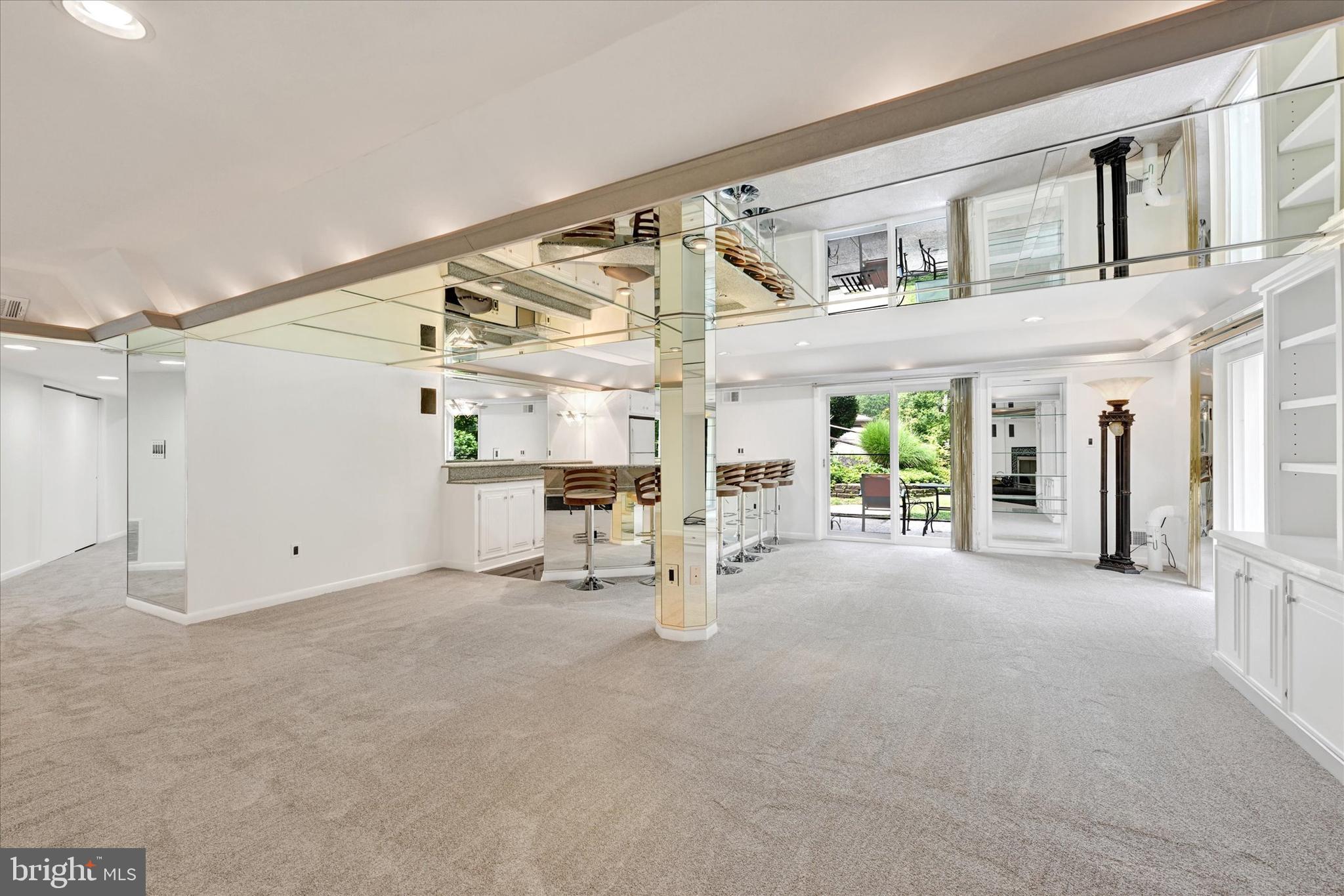 VELVET RIDGE - Residential