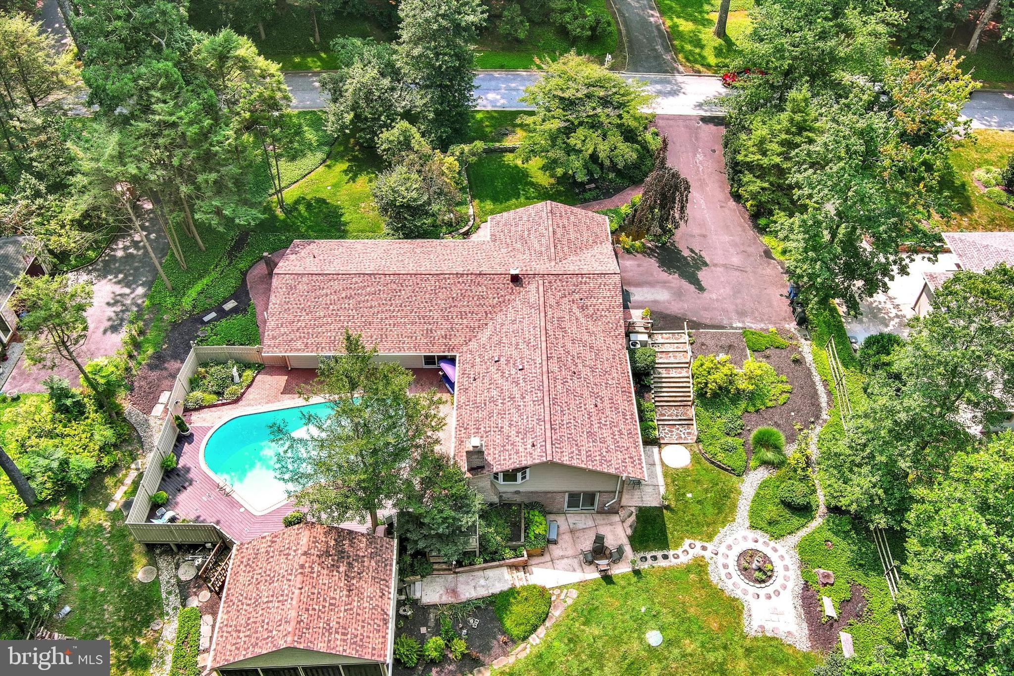 VELVET RIDGE - Residential