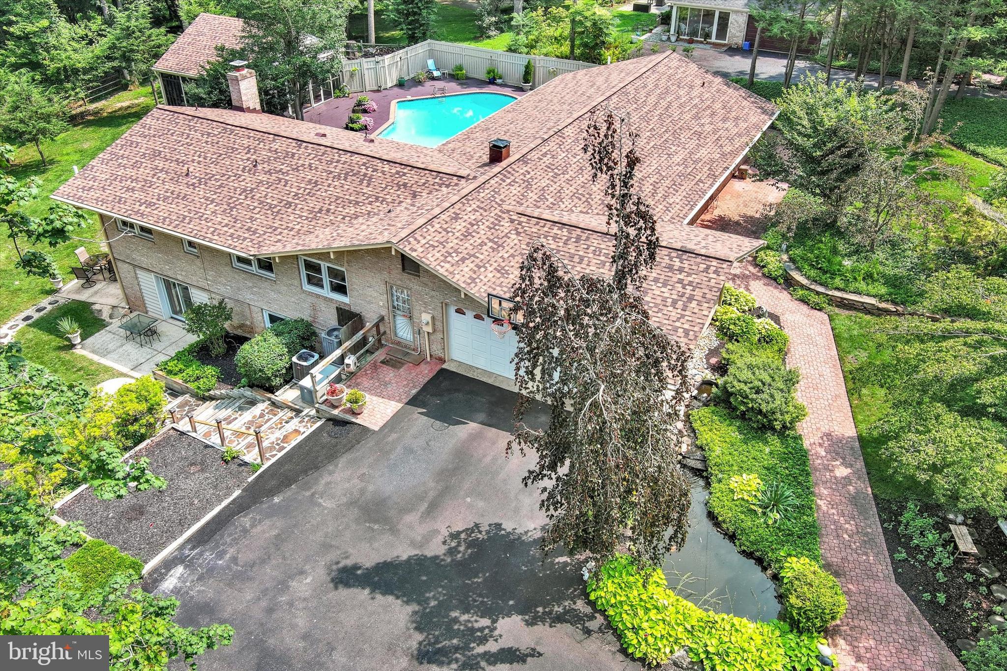 VELVET RIDGE - Residential