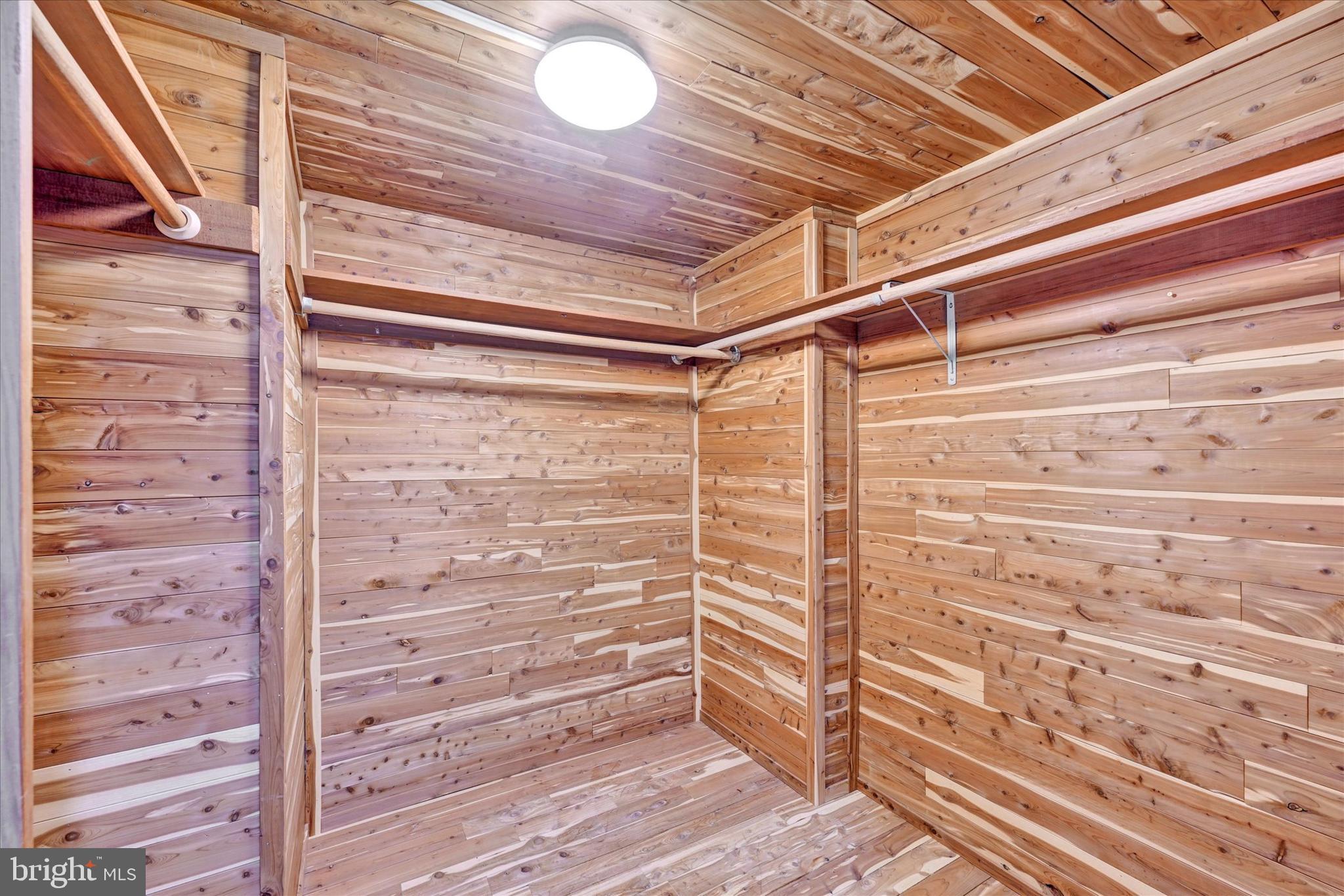 VELVET RIDGE - Residential