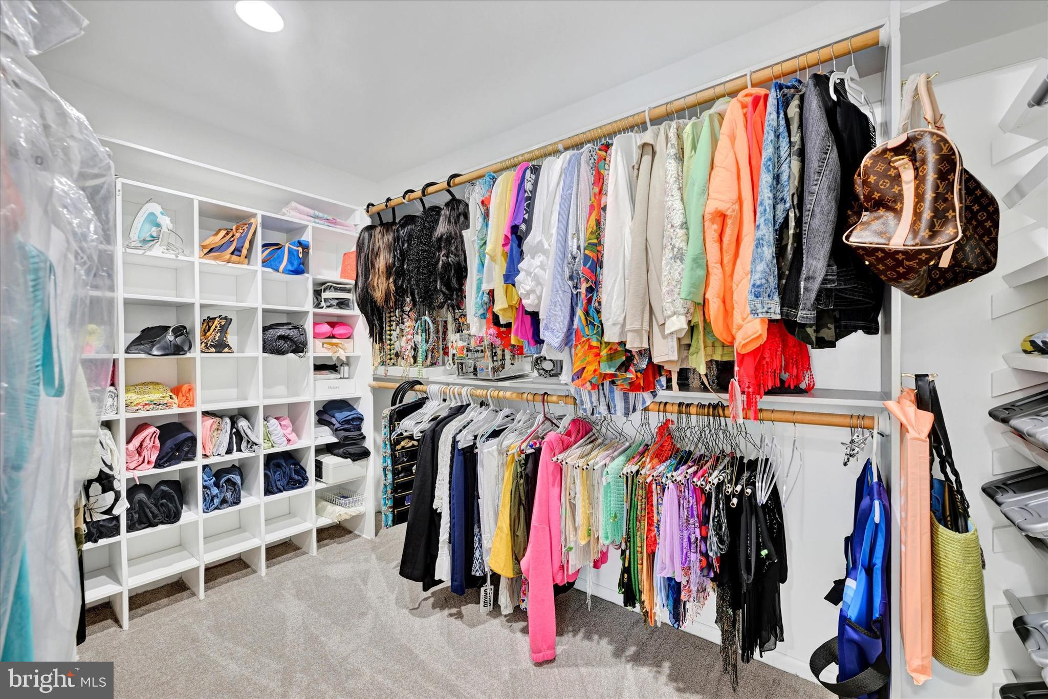 VELVET RIDGE - Residential