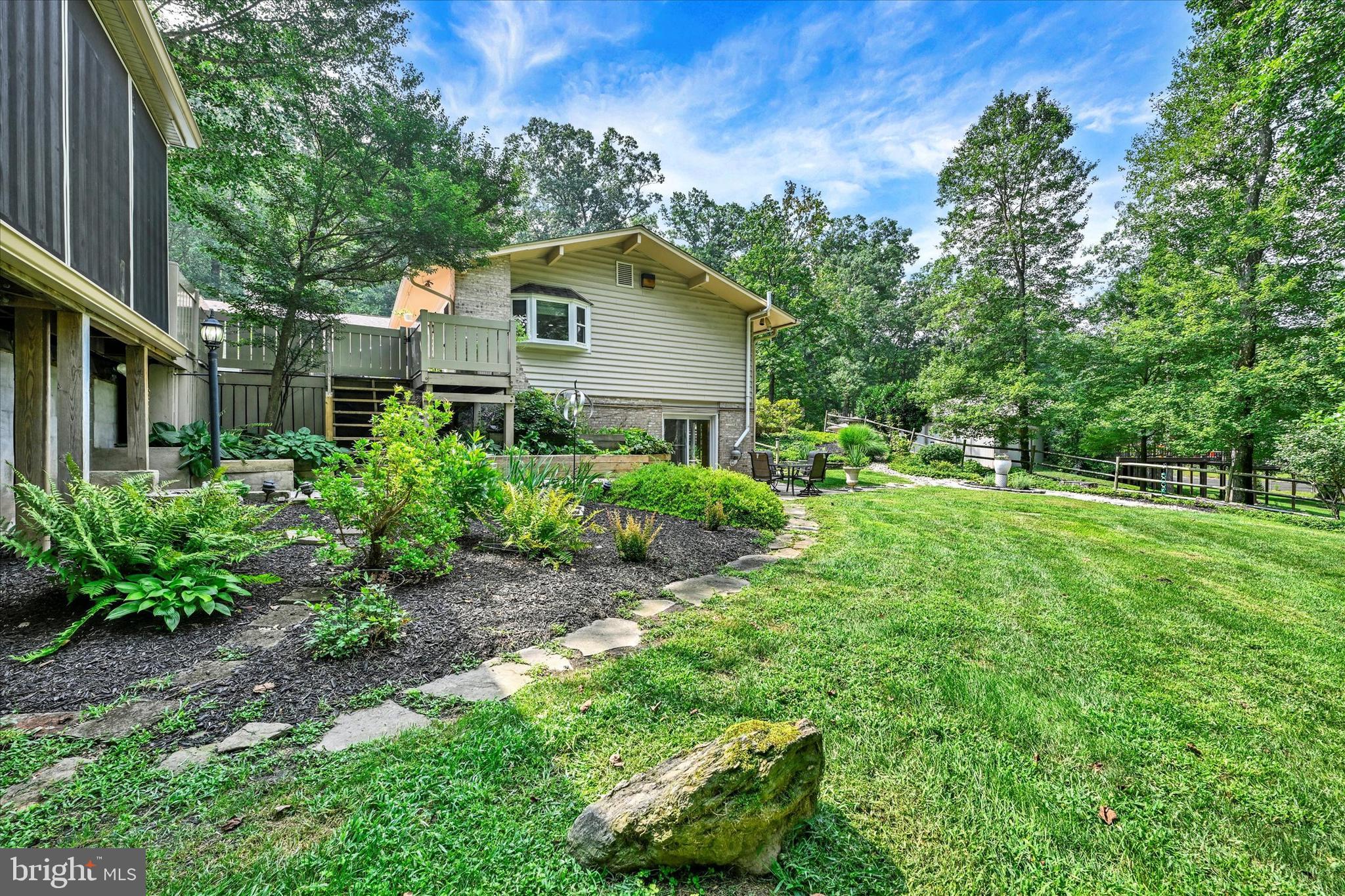 VELVET RIDGE - Residential