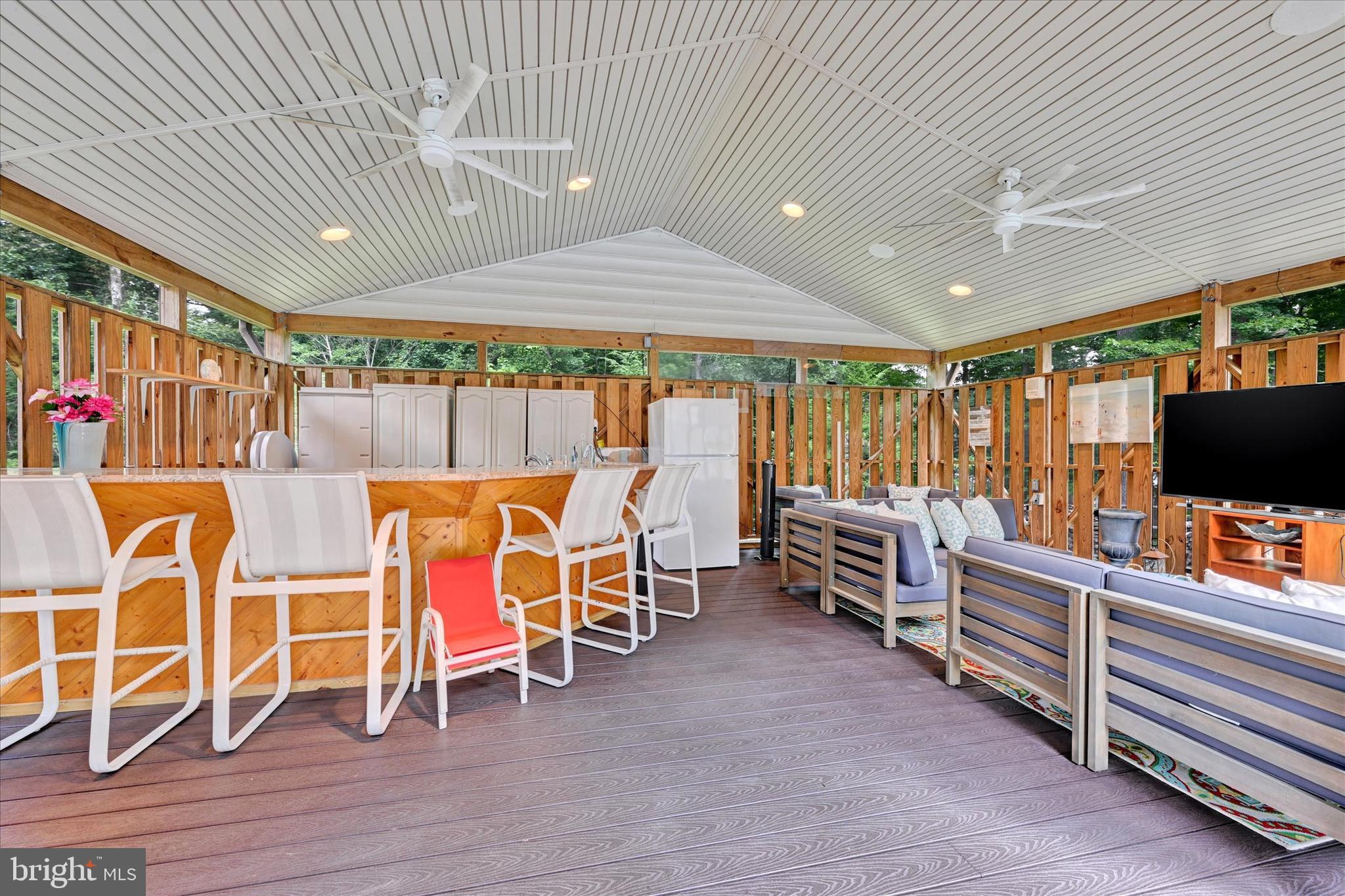 VELVET RIDGE - Residential