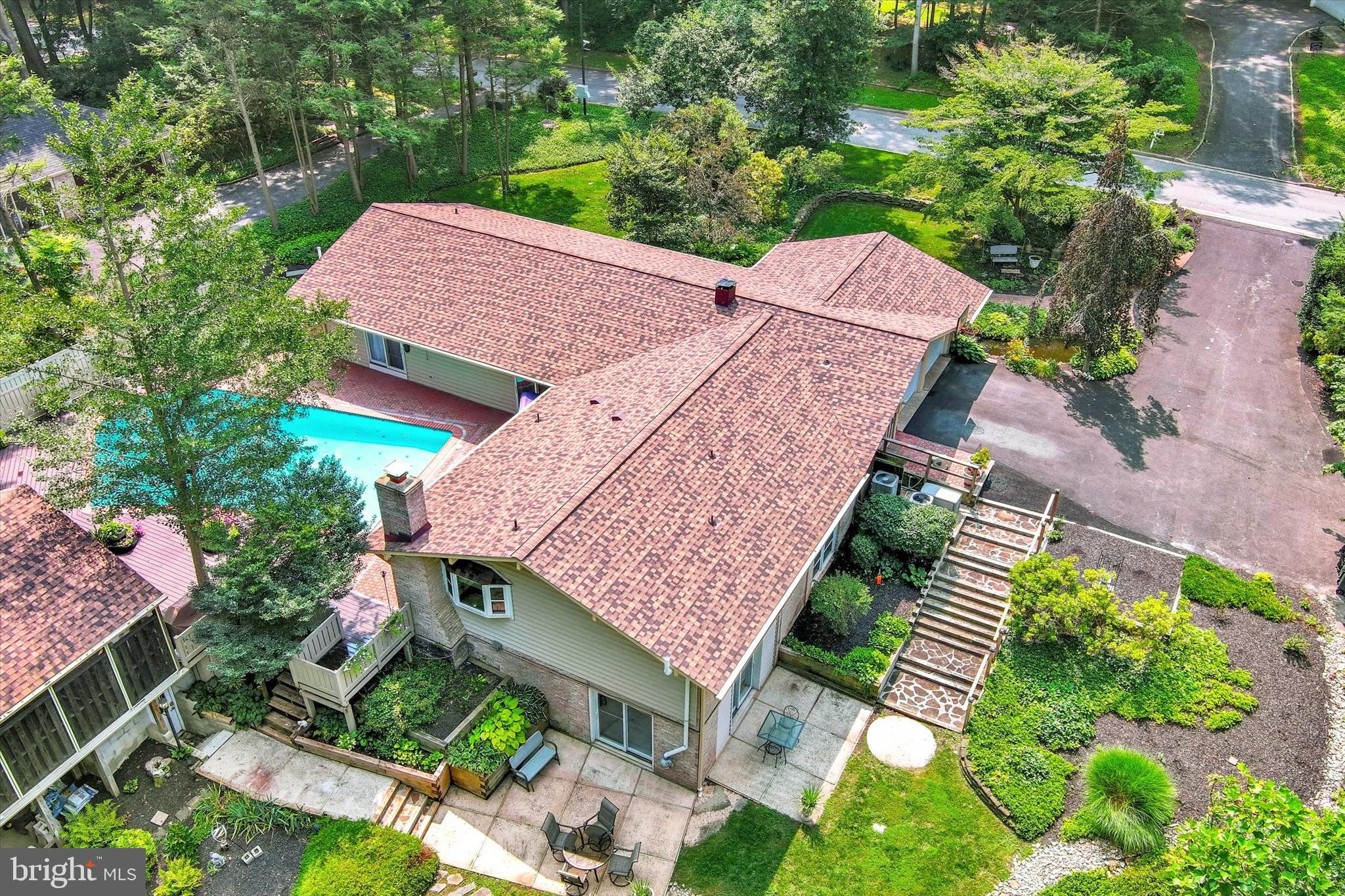 VELVET RIDGE - Residential