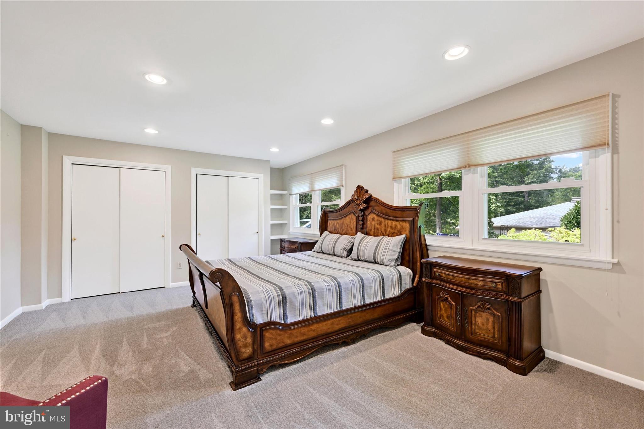 VELVET RIDGE - Residential