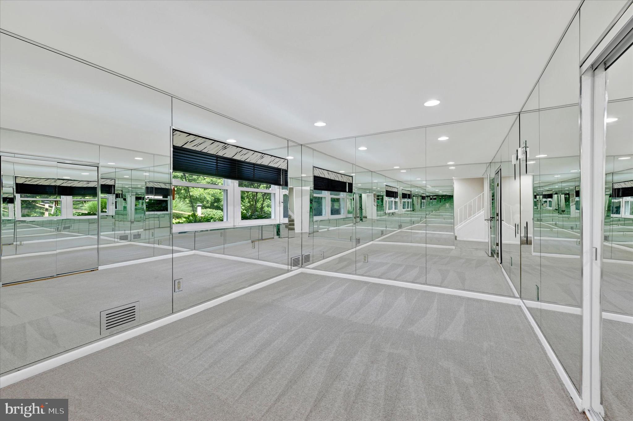 VELVET RIDGE - Residential