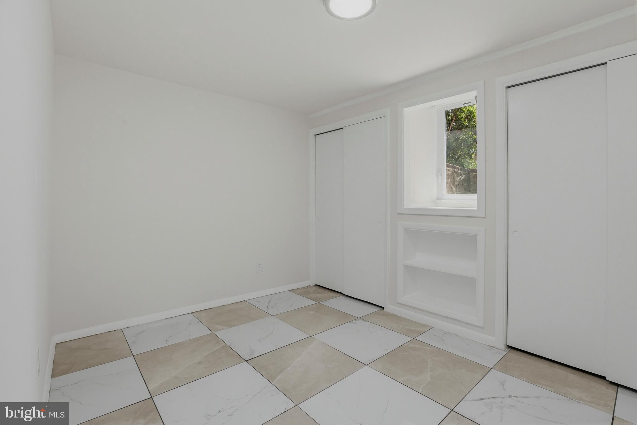 WHEATON WOODS - Residential