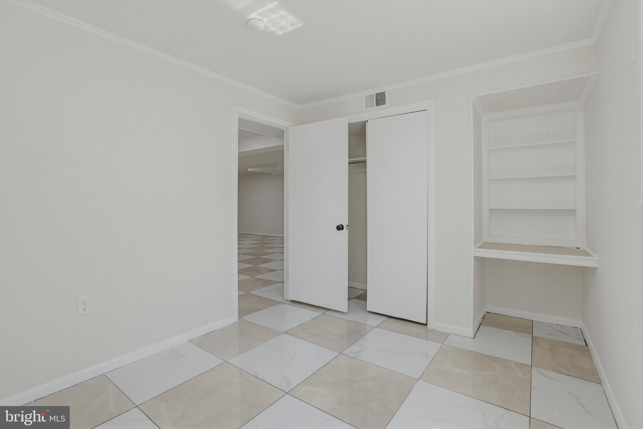 WHEATON WOODS - Residential