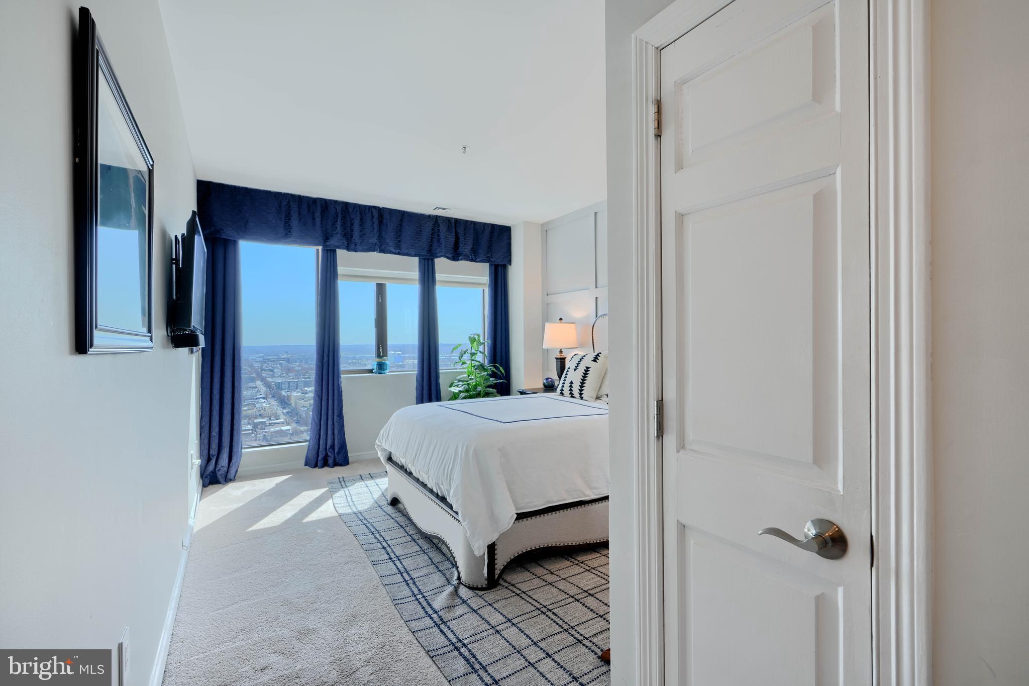 THE TOWERS - Residential