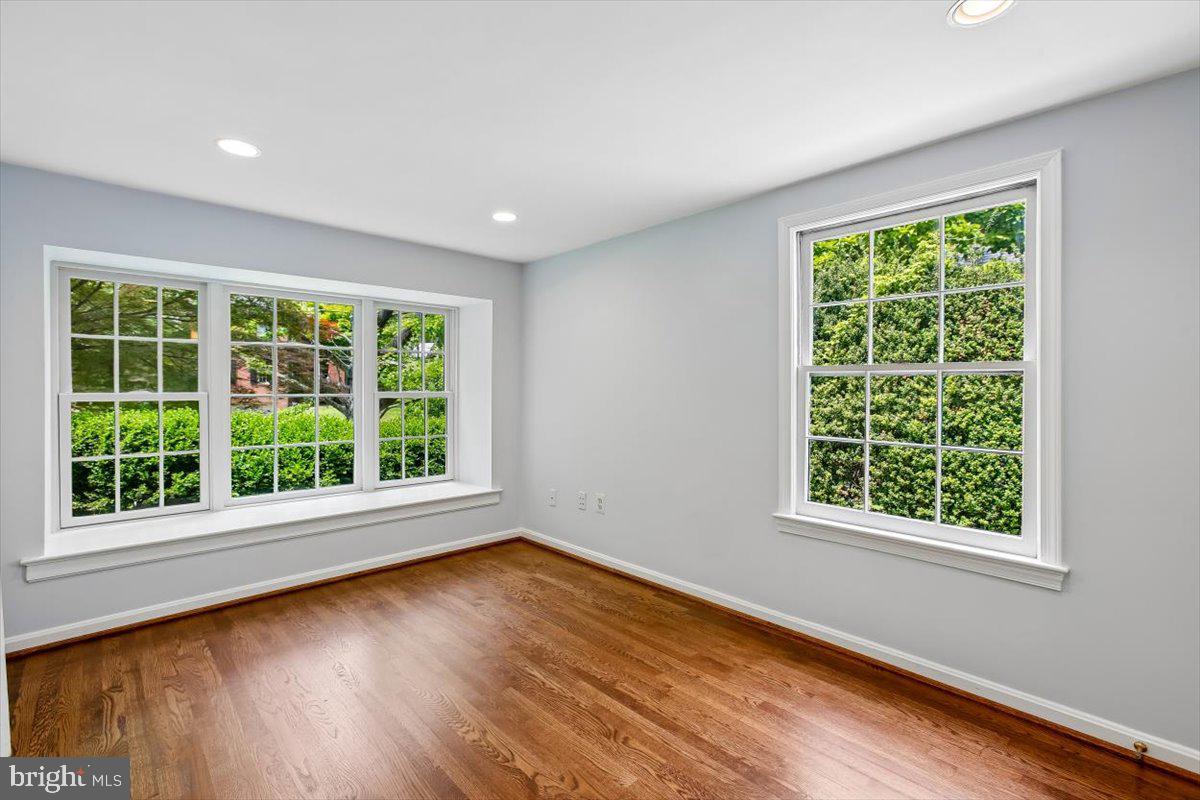 CHEVY CHASE - Residential