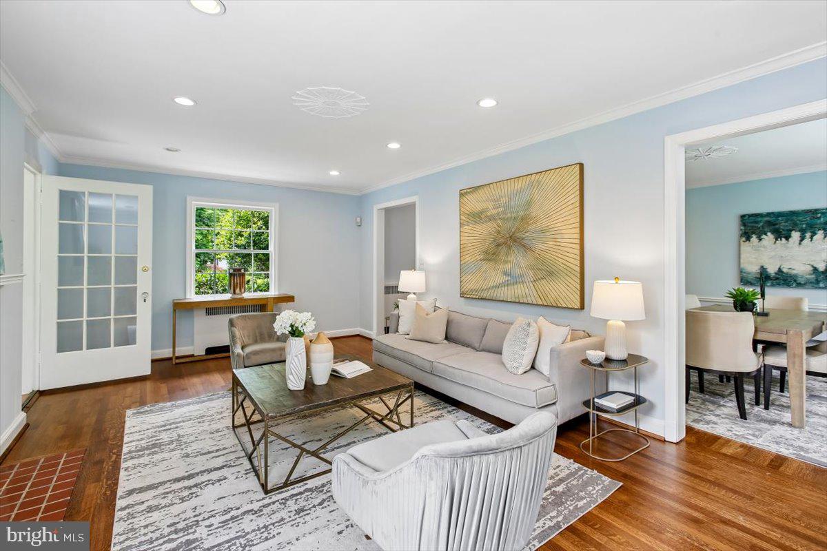 CHEVY CHASE - Residential