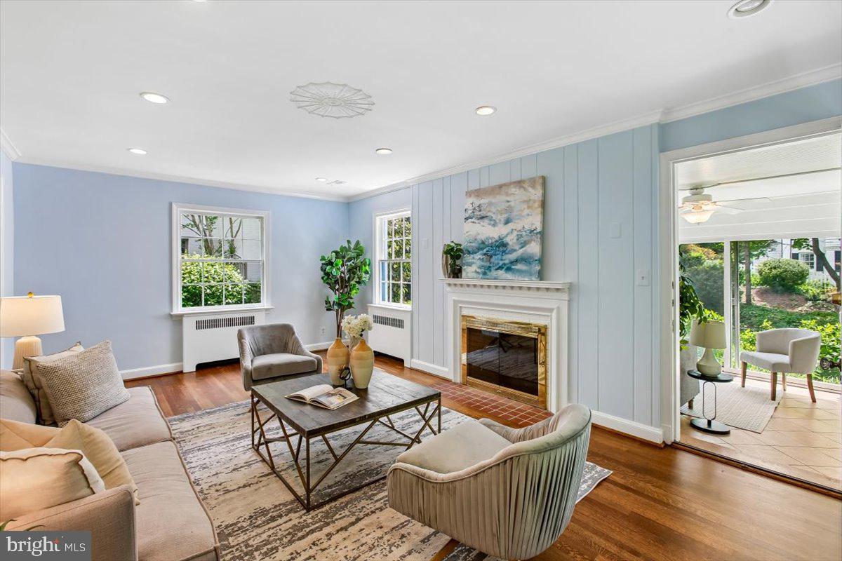 CHEVY CHASE - Residential