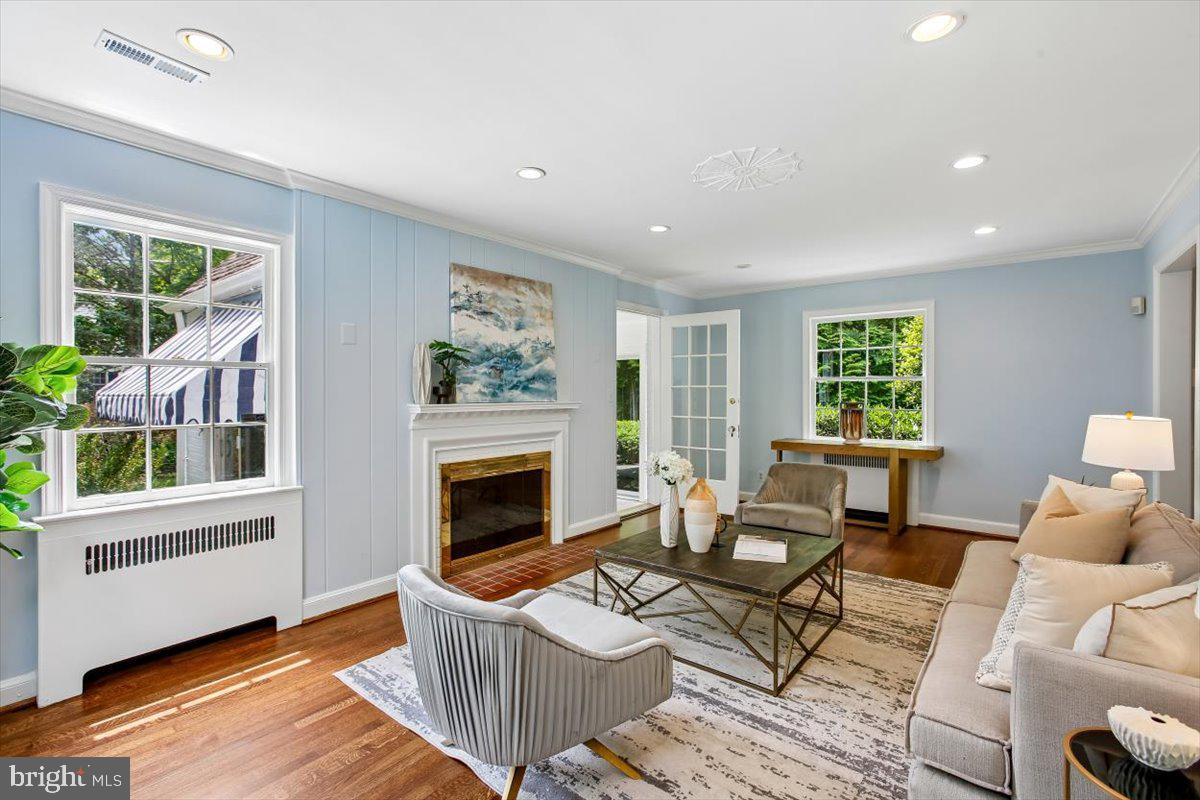 CHEVY CHASE - Residential