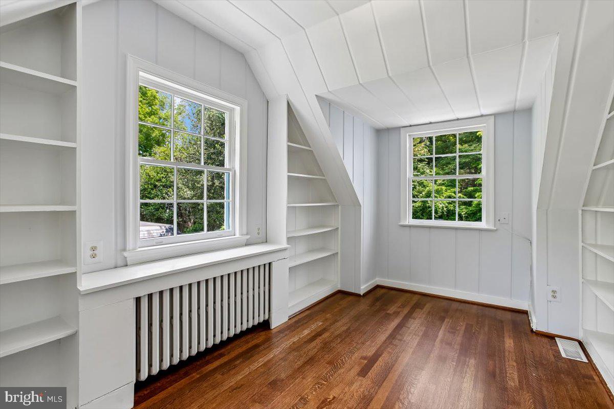 CHEVY CHASE - Residential