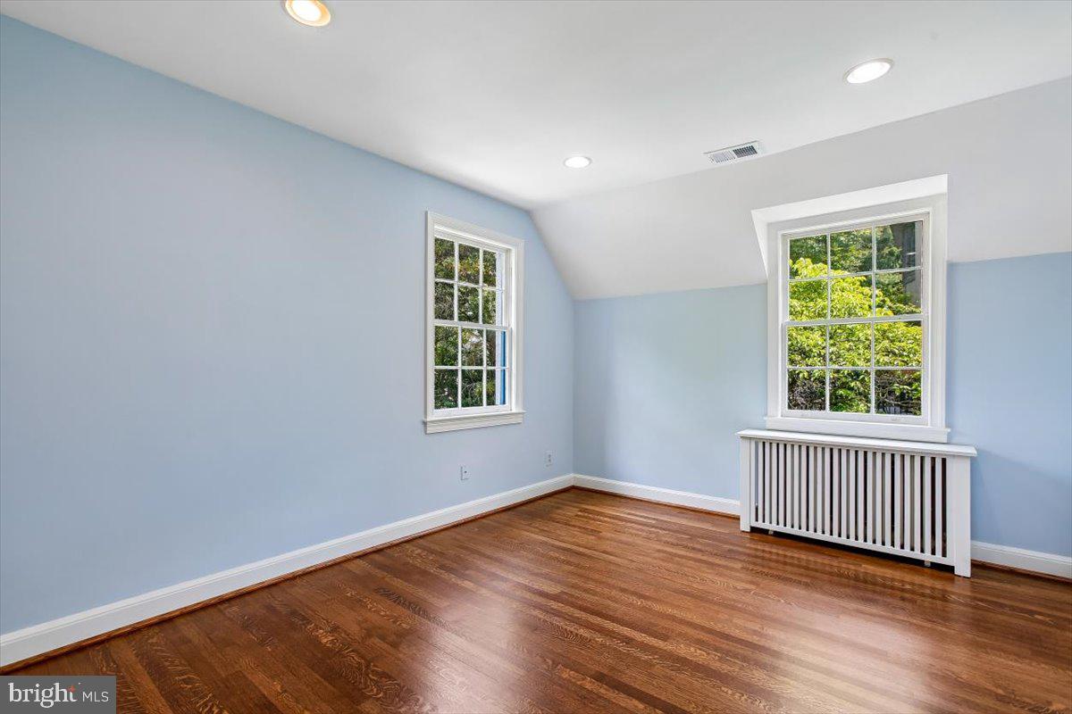 CHEVY CHASE - Residential
