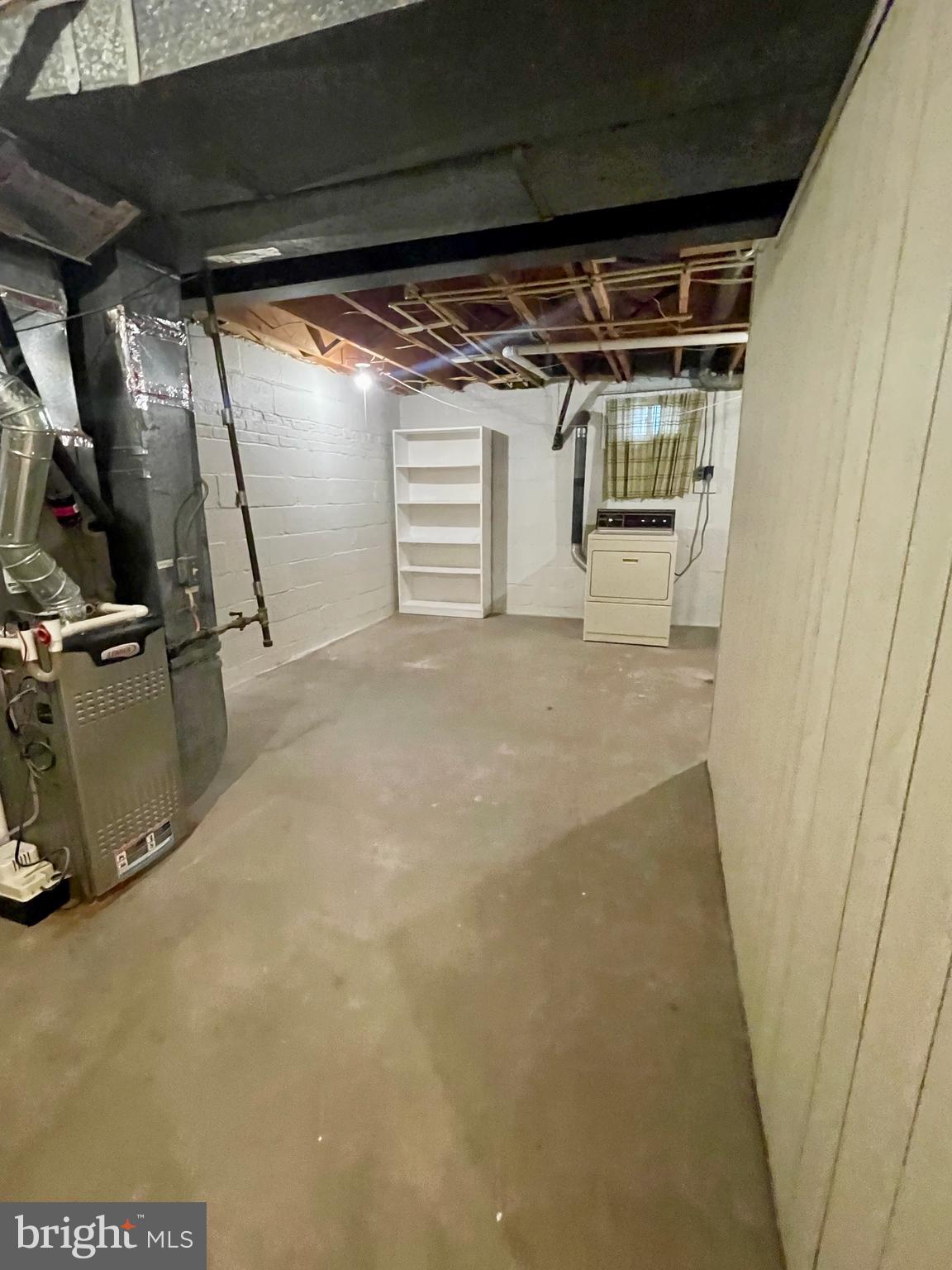 CONNECTICUT AVENUE ESTATES - Residential Lease