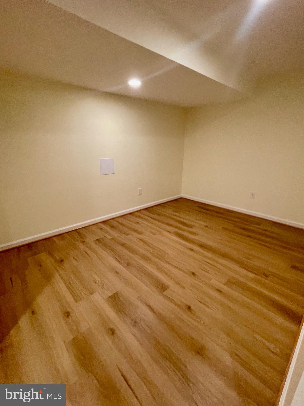 CONNECTICUT AVENUE ESTATES - Residential Lease