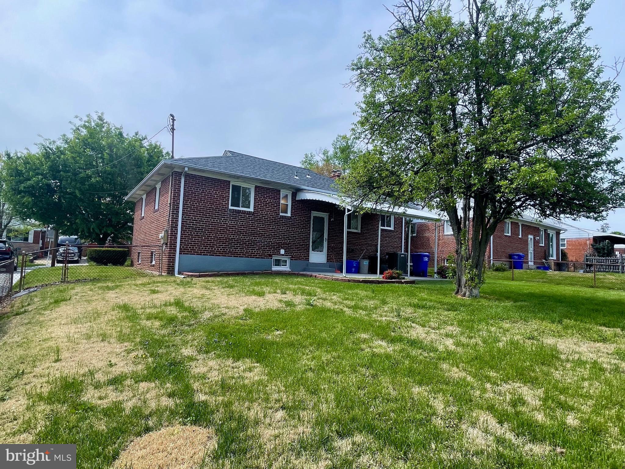 CONNECTICUT AVENUE ESTATES - Residential Lease