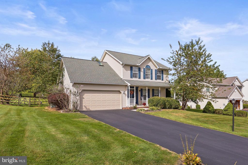 Photo of 210 Runningboard Road, STEWARTSTOWN, PA 17363 (MLS # PAYK2091880)