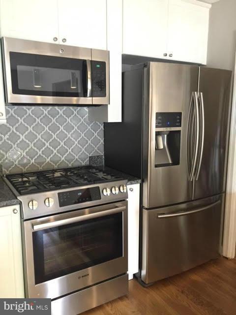 CARLYN PARK - Residential Lease