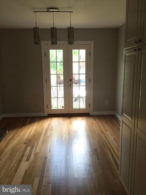 CARLYN PARK - Residential Lease