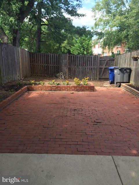 CARLYN PARK - Residential Lease