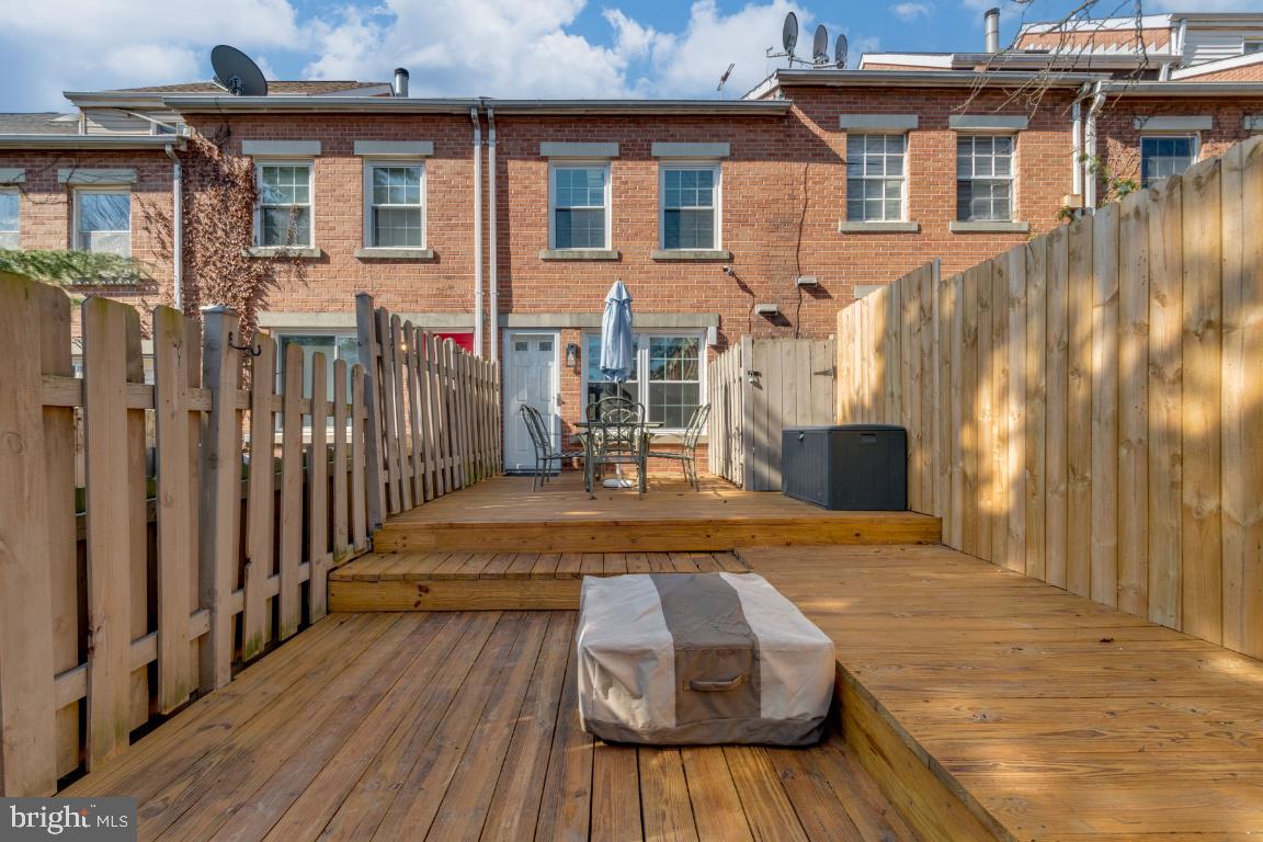 WASHINGTON HILL - Residential