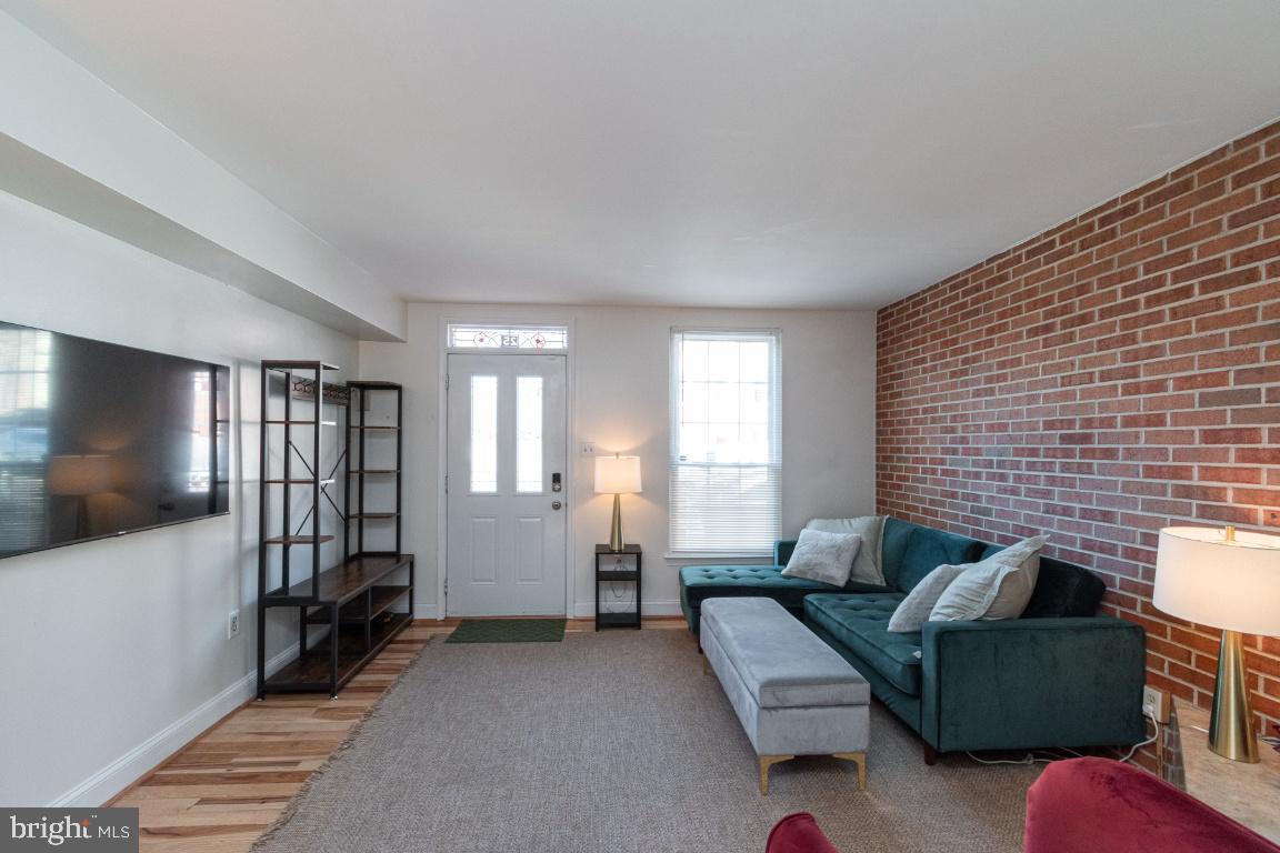 WASHINGTON HILL - Residential