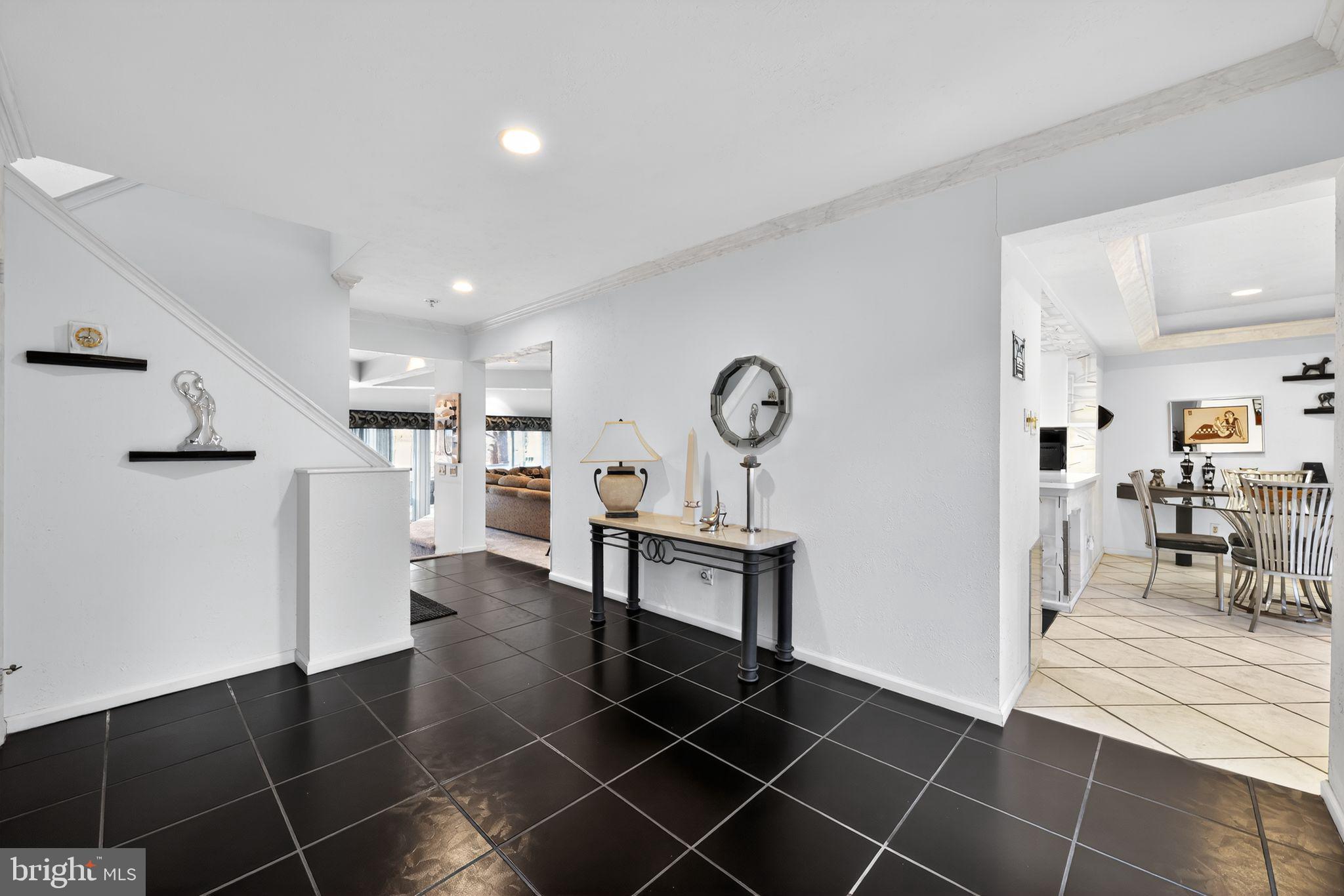 203 SUNSHINE LAKES DRIVE