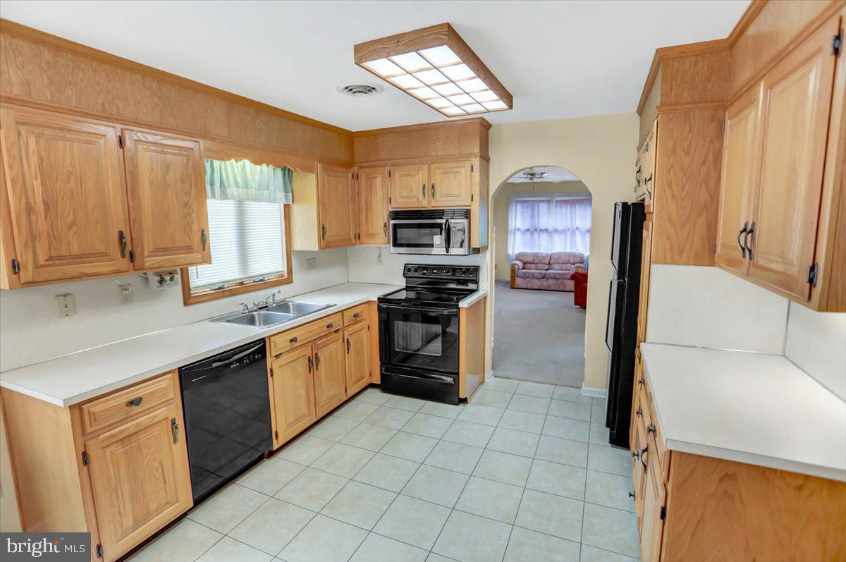 MEADOWBROOK - Residential